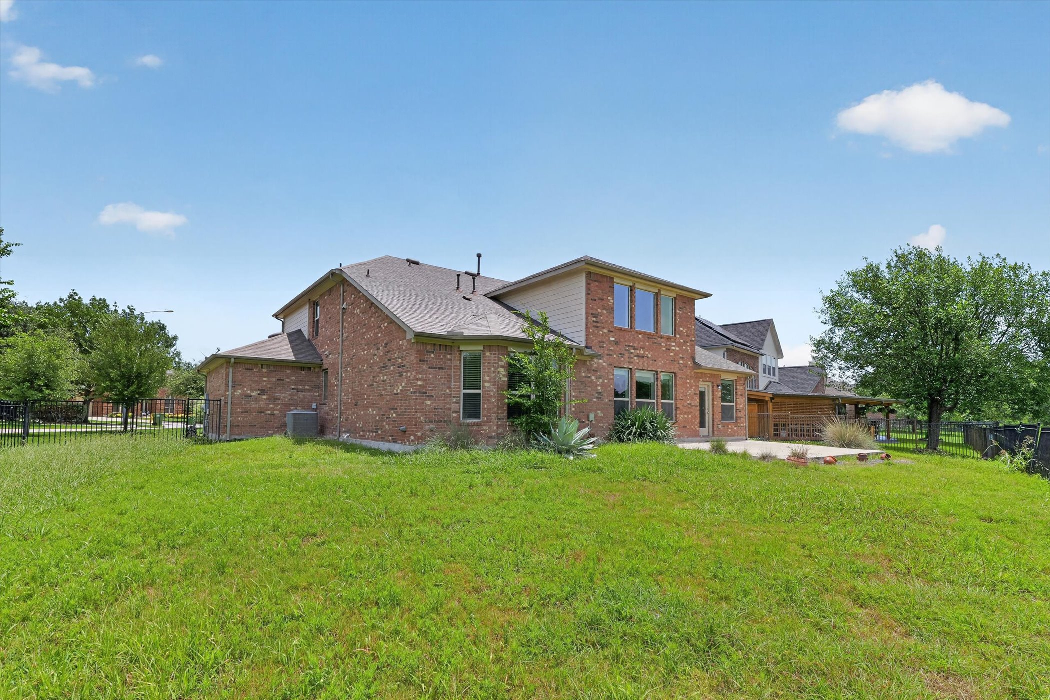 main property photo 20