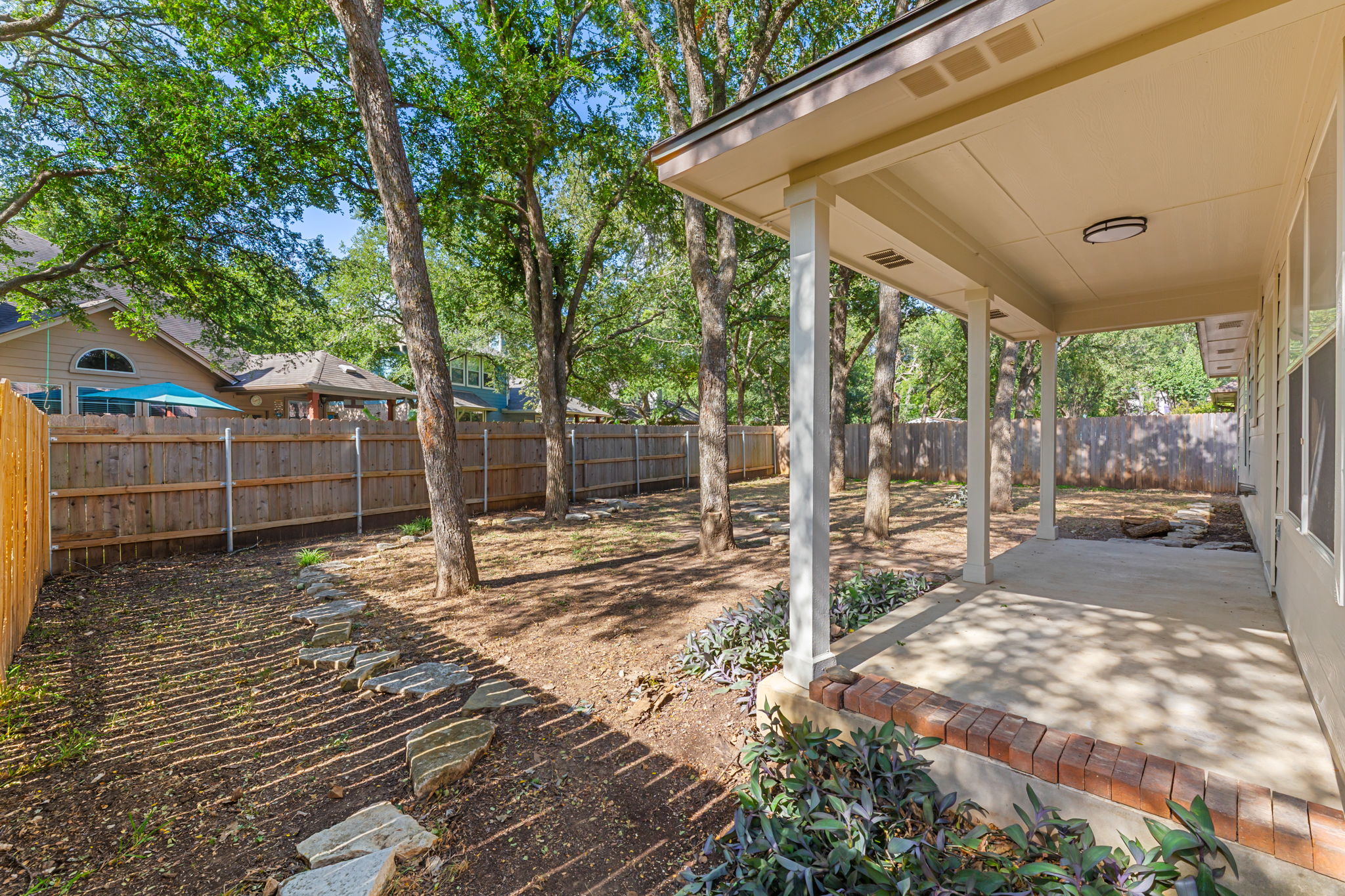 main property photo 28