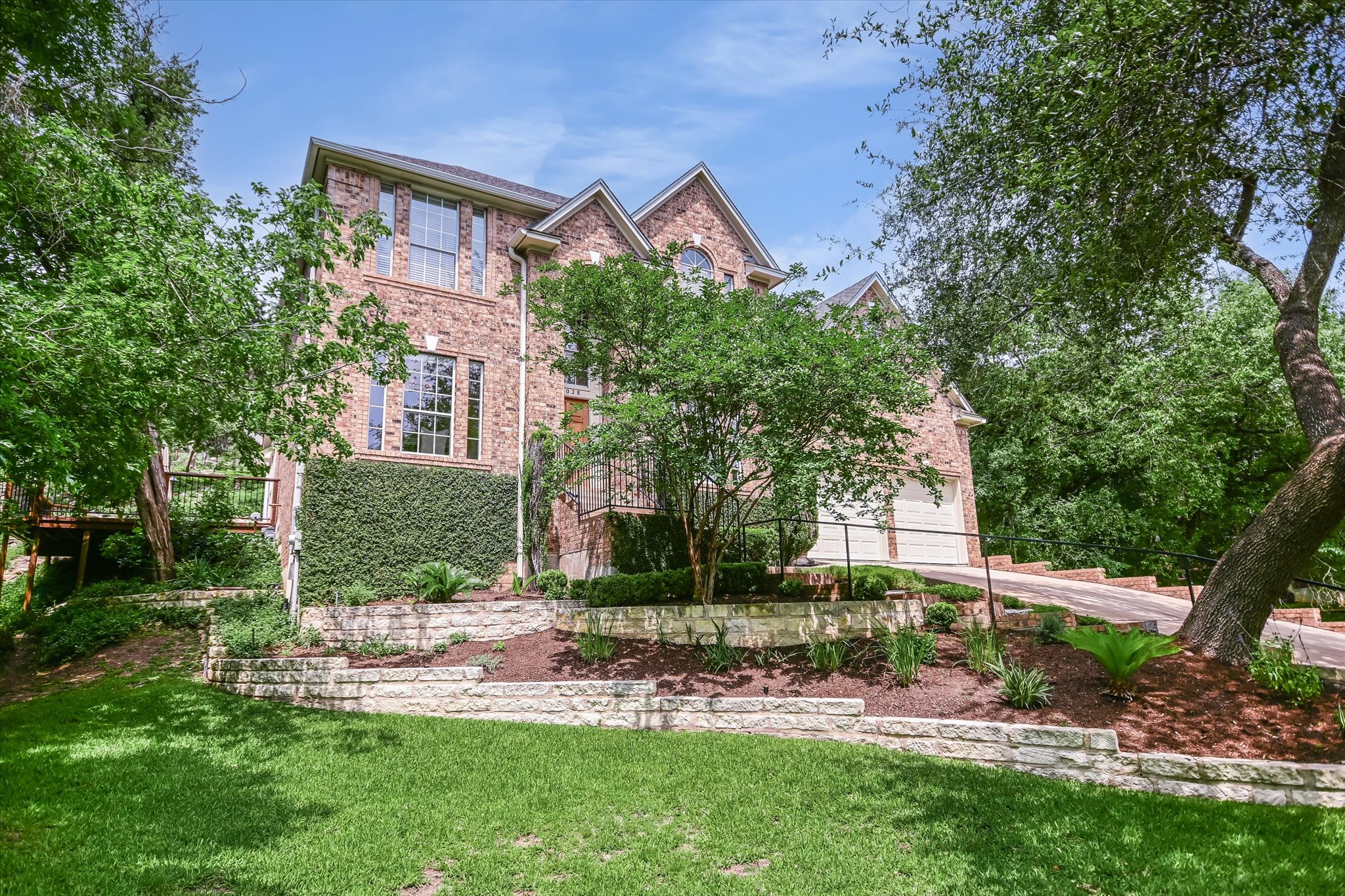 main property photo 27