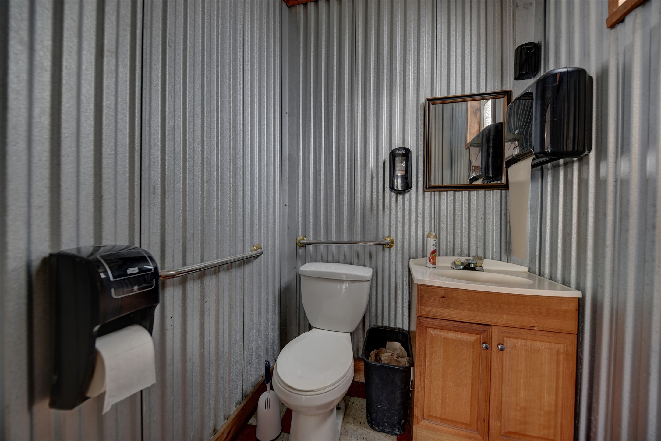main property photo 23