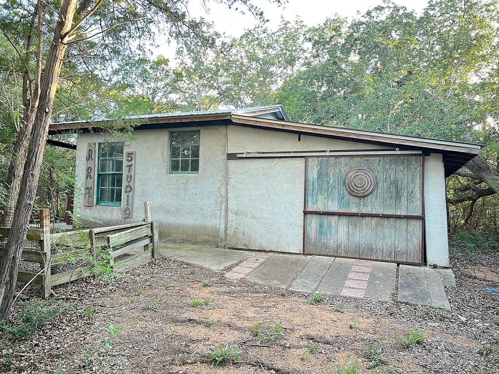 main property photo 6