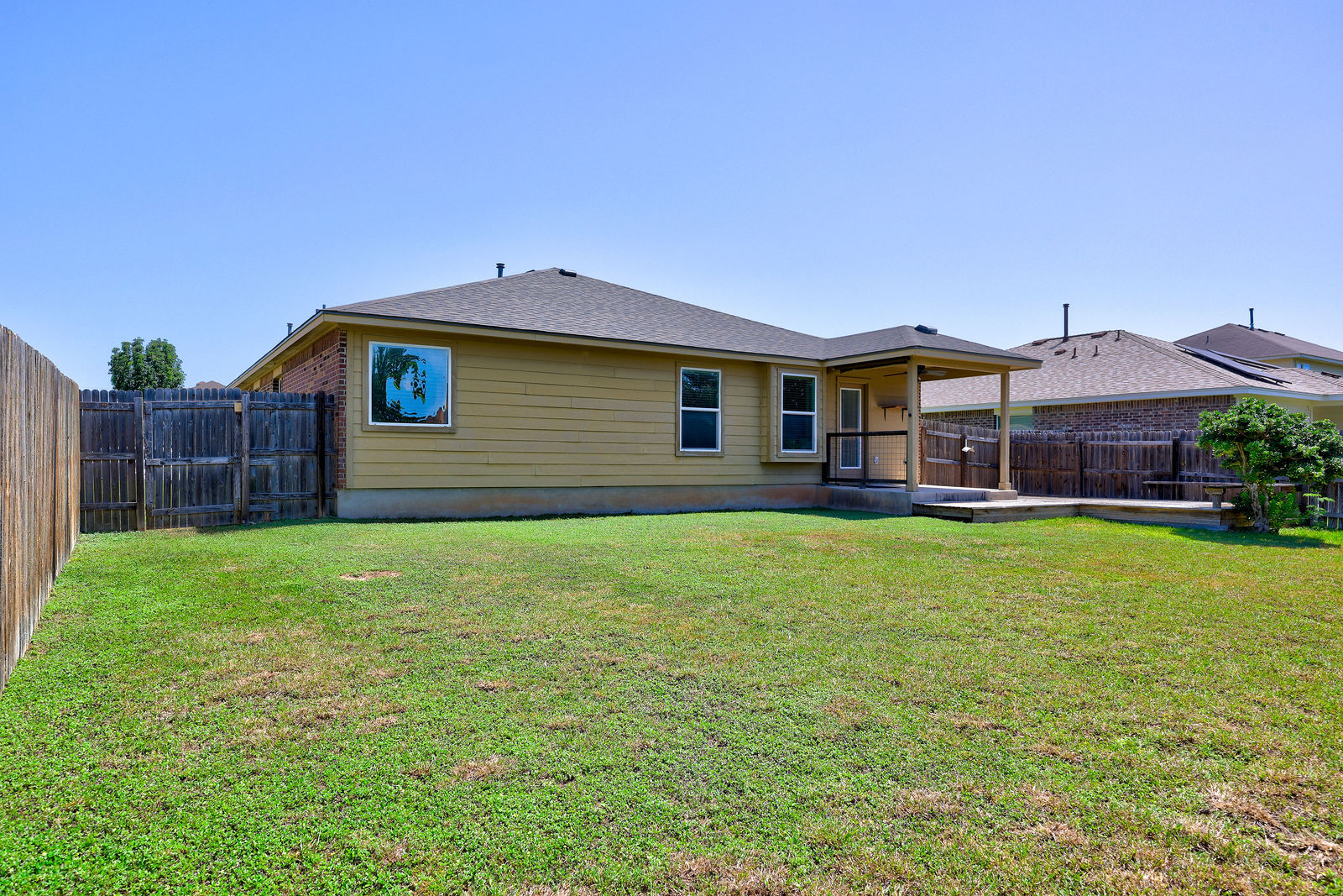 main property photo 11