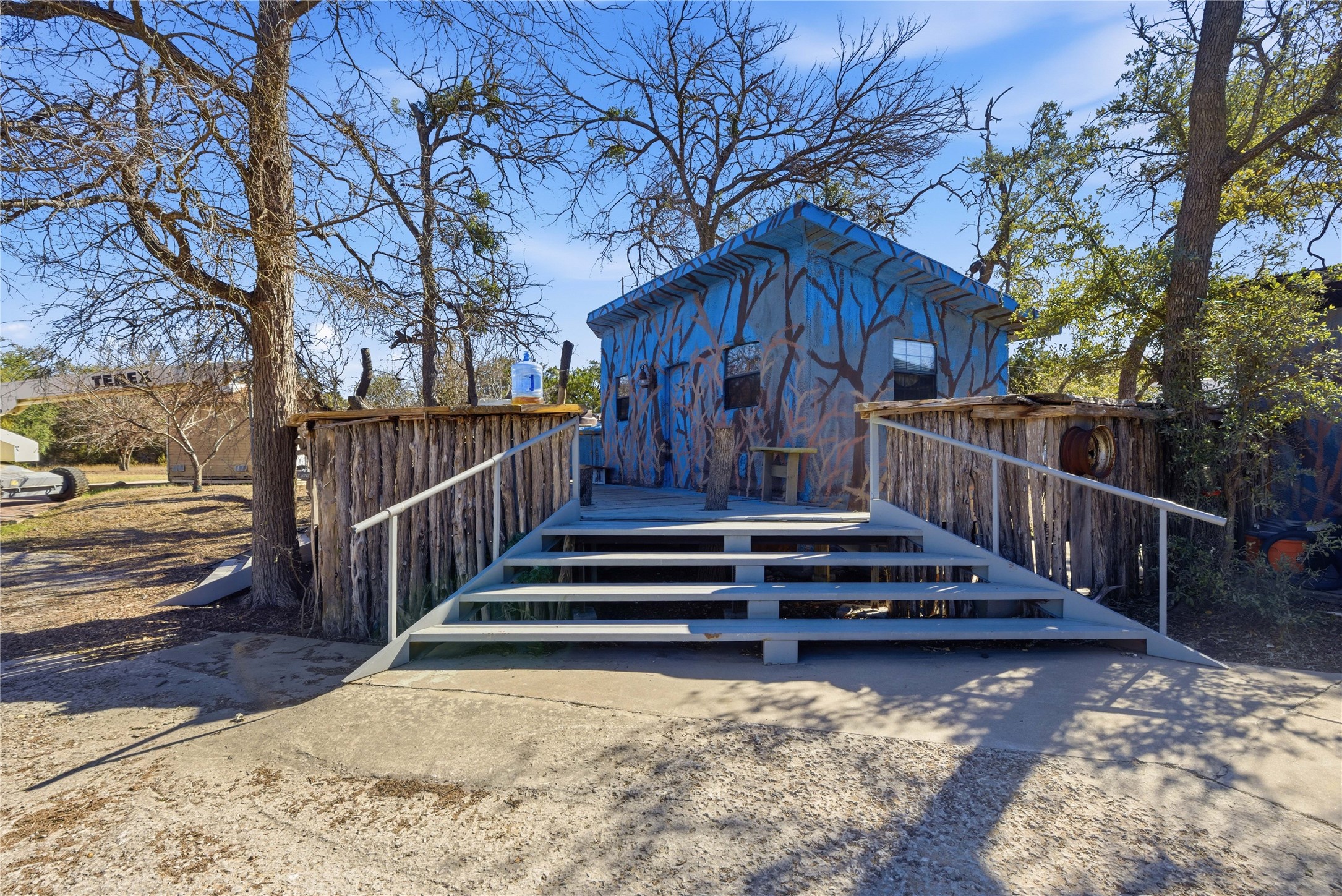 main property photo 23