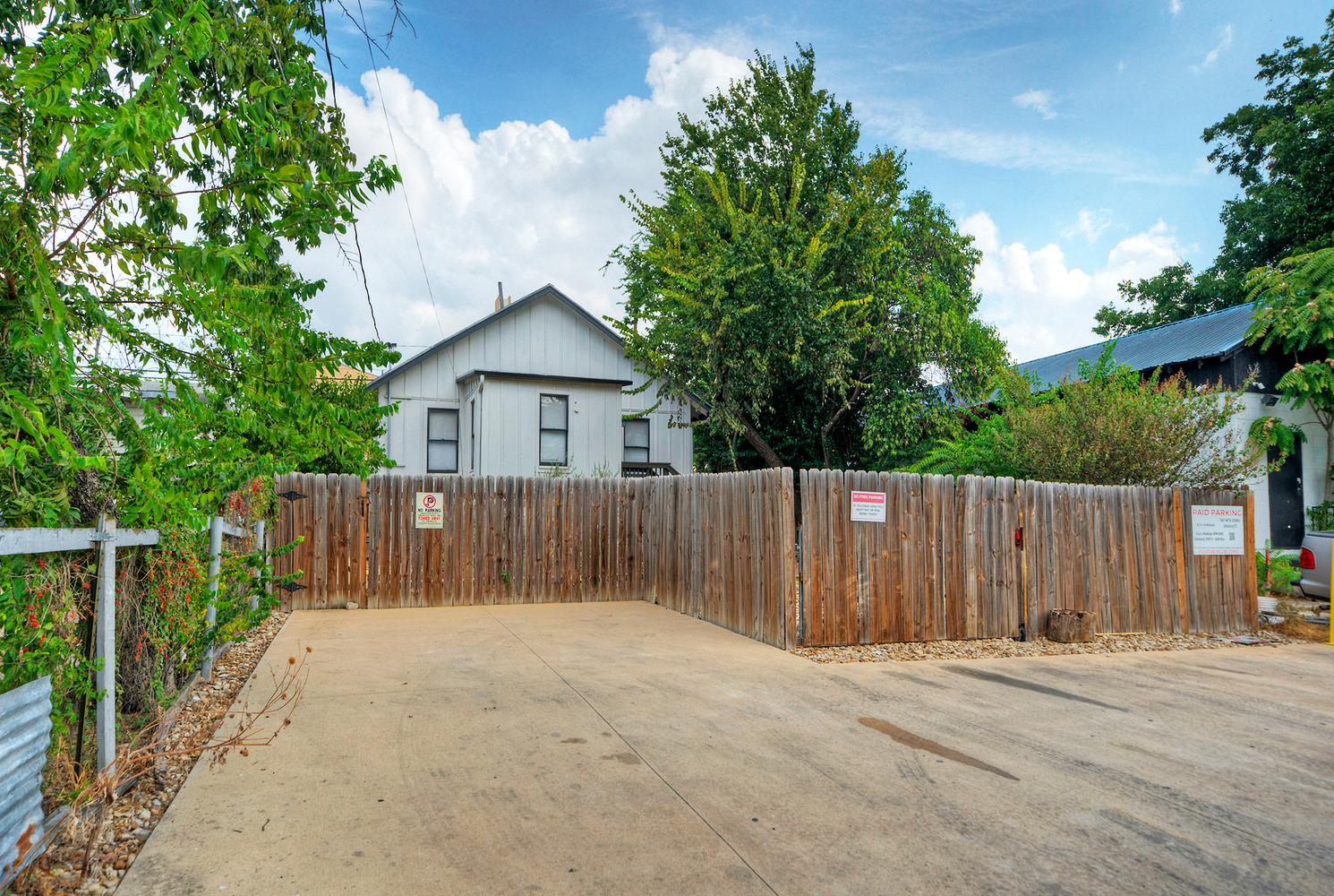 main property photo 31