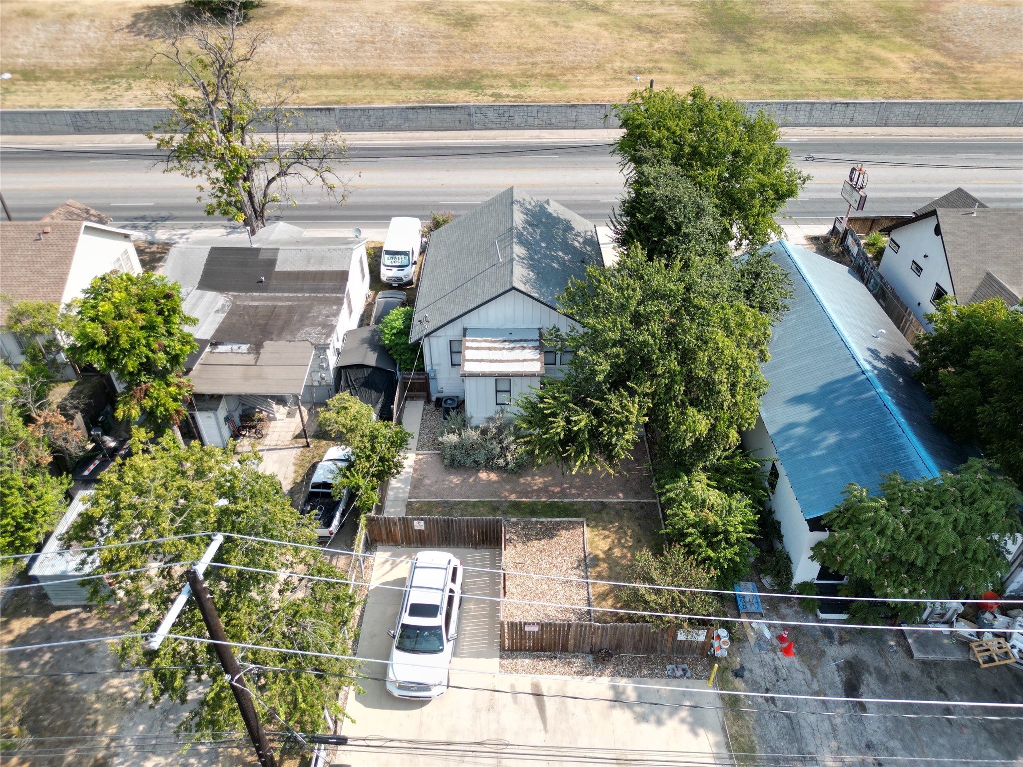main property photo 33