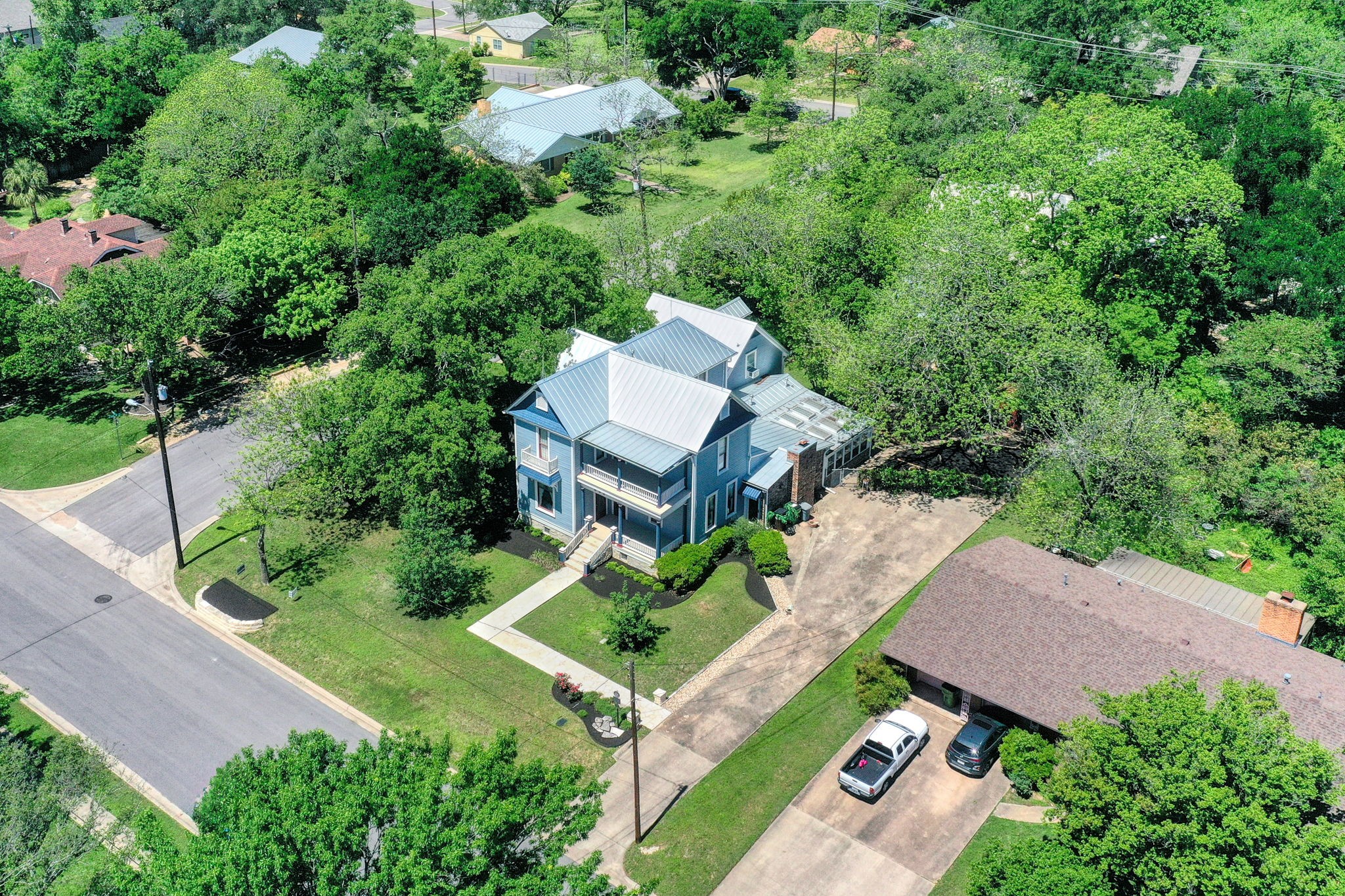 main property photo 18