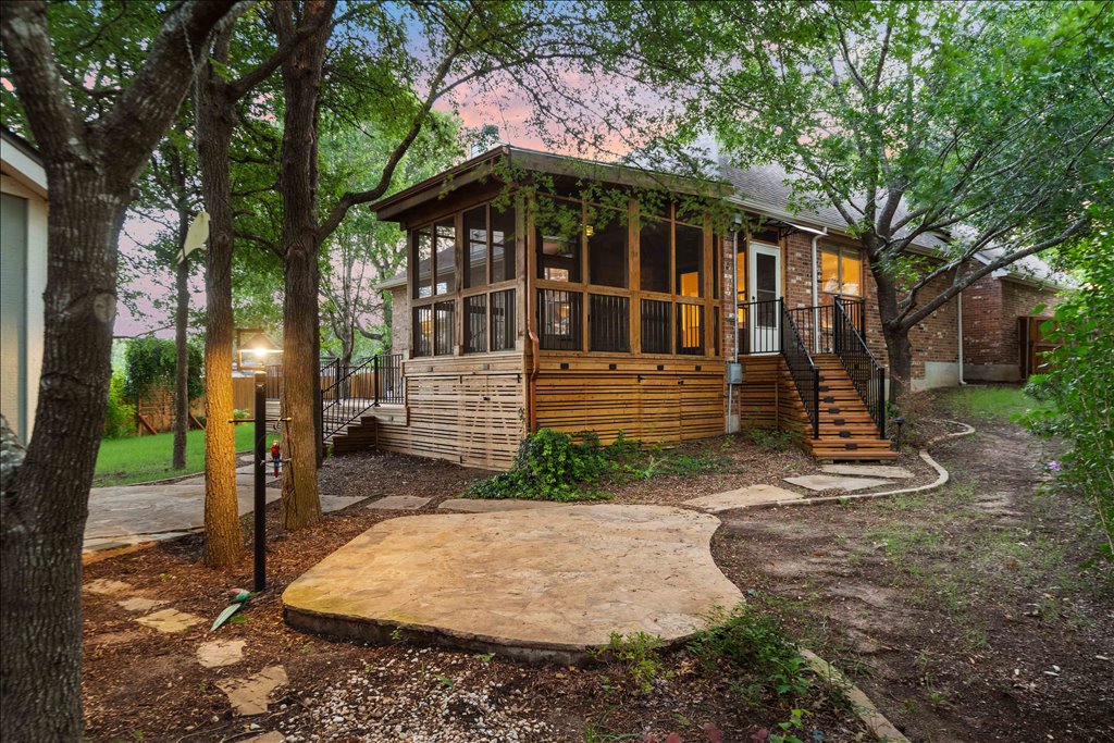 main property photo 24