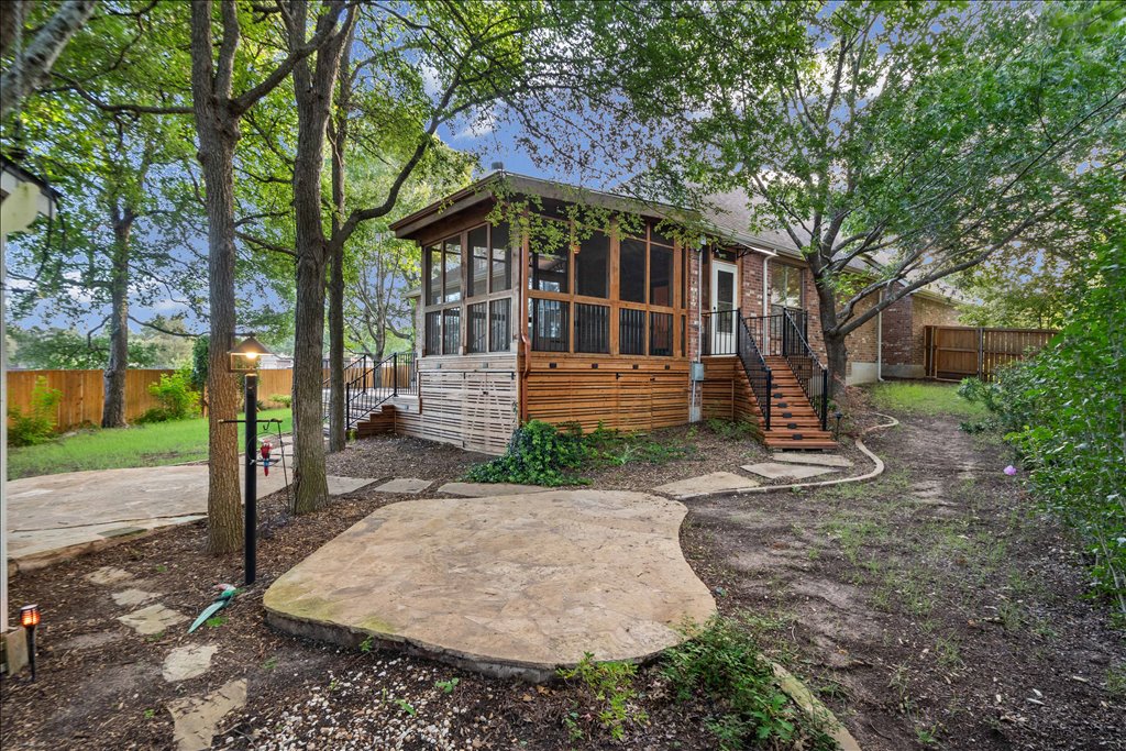 main property photo 31