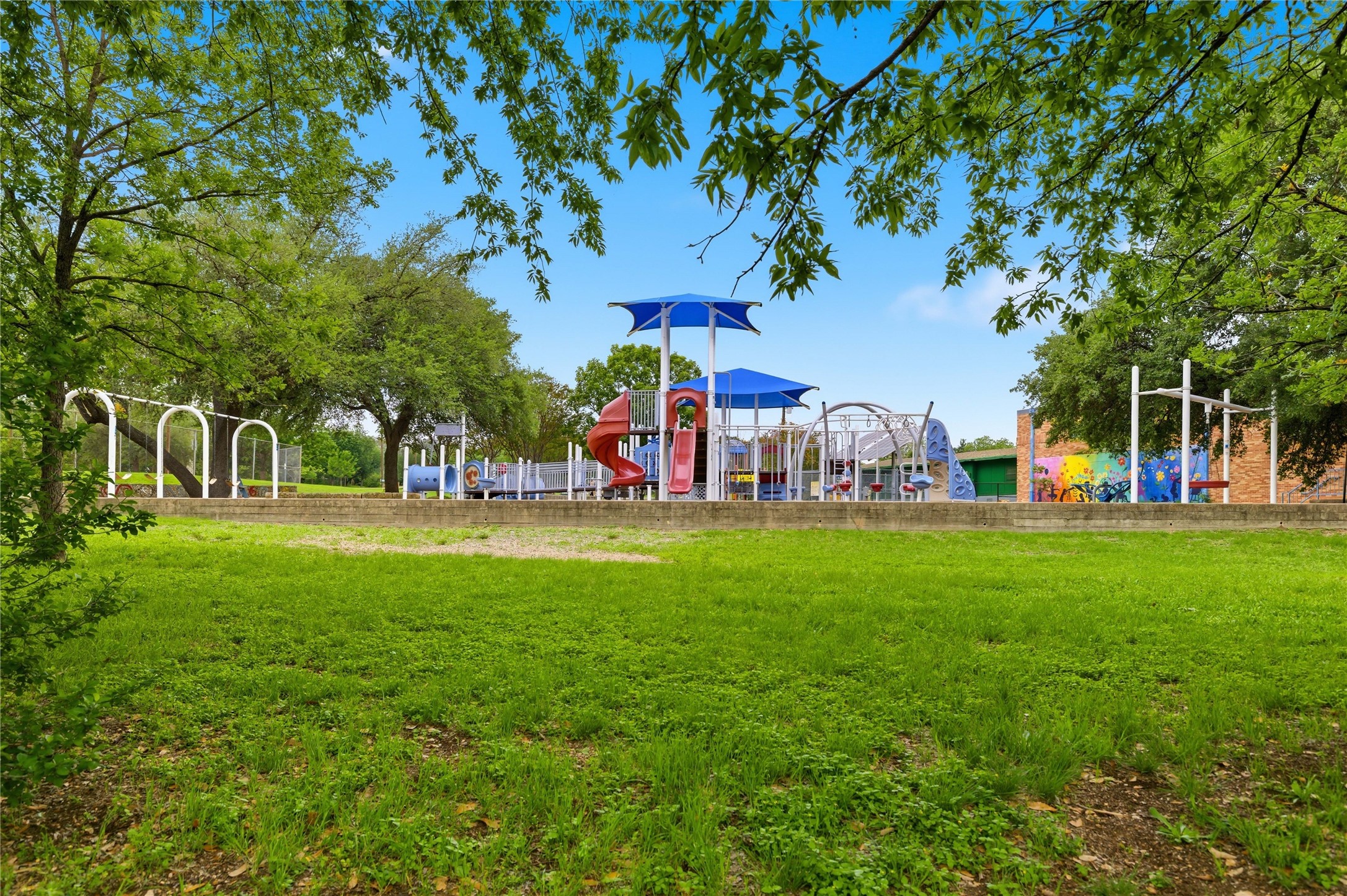 main property photo 22