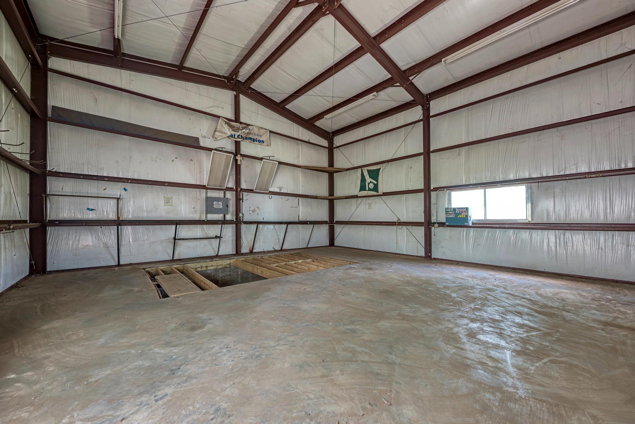 main property photo 14