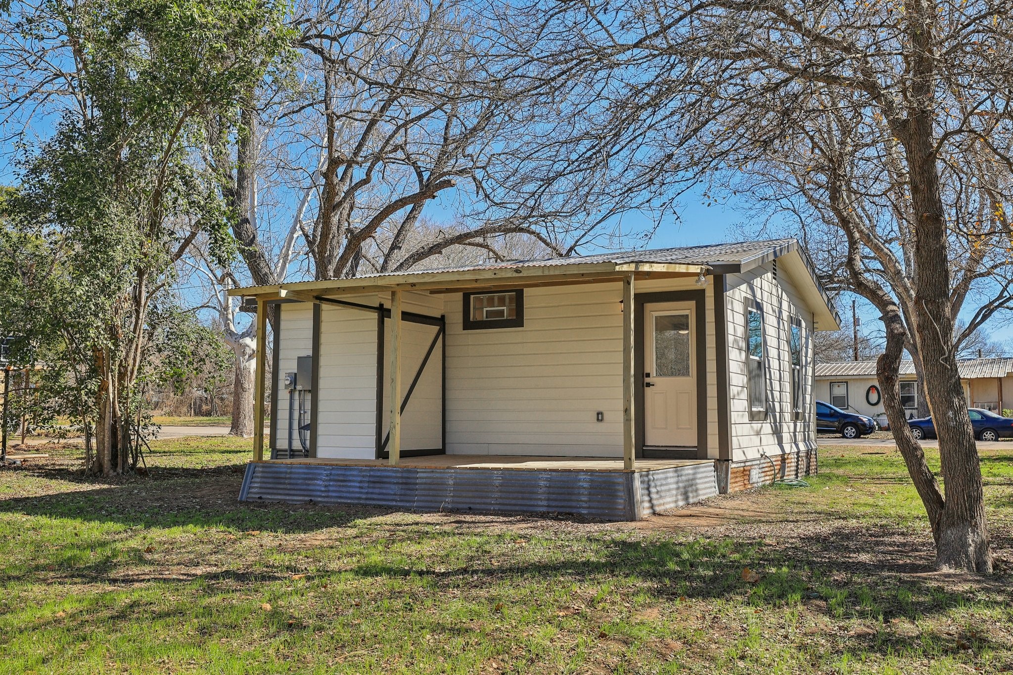 main property photo 3