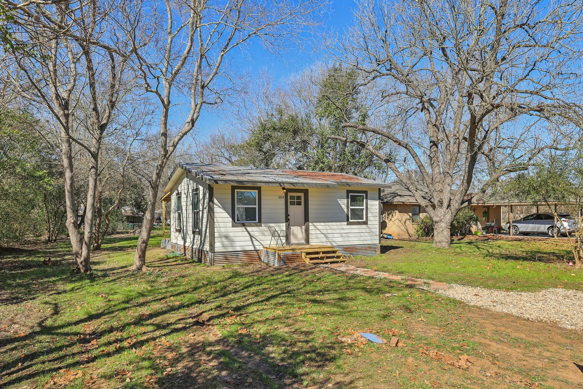main property photo 7
