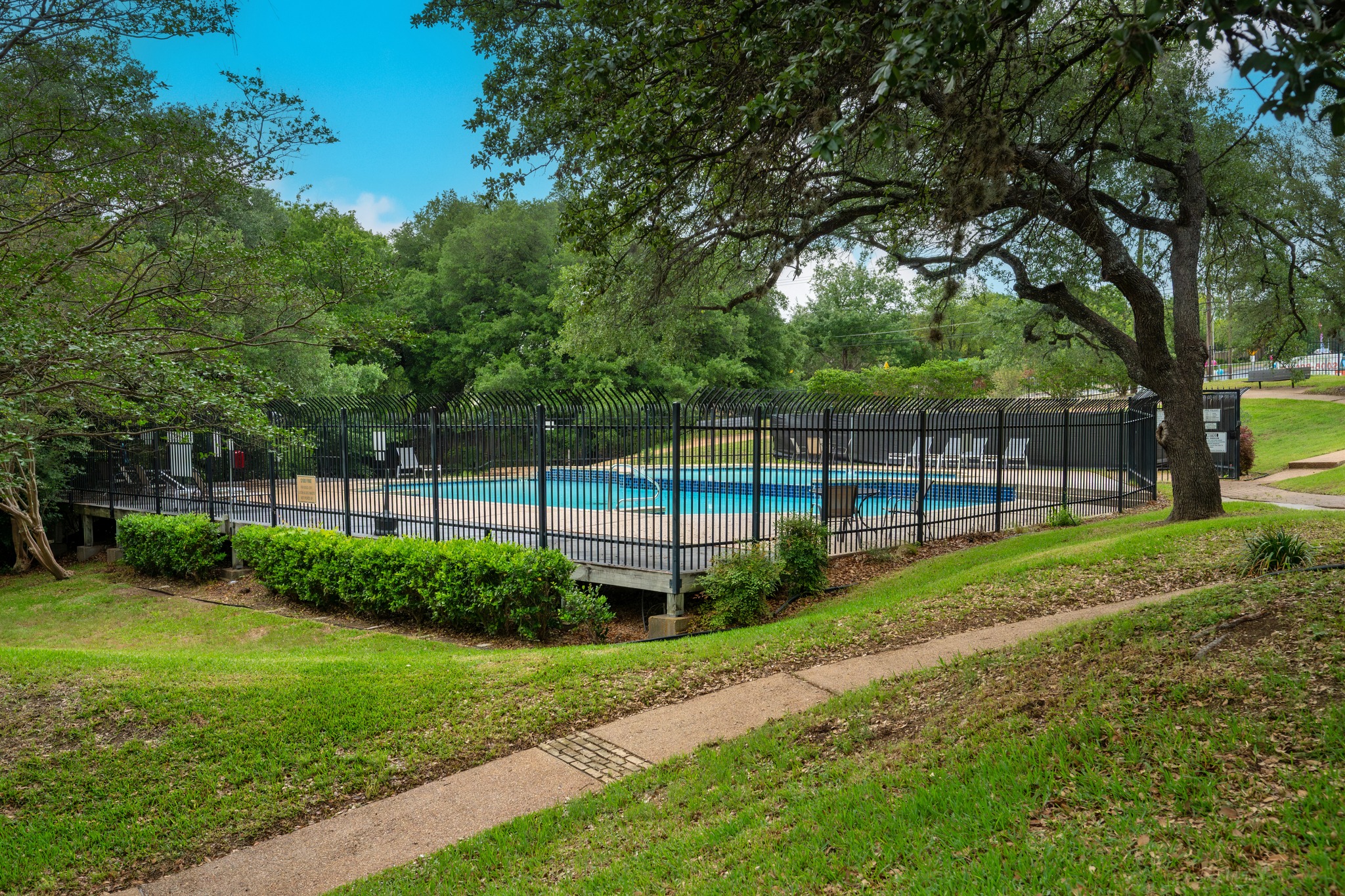 main property photo 26
