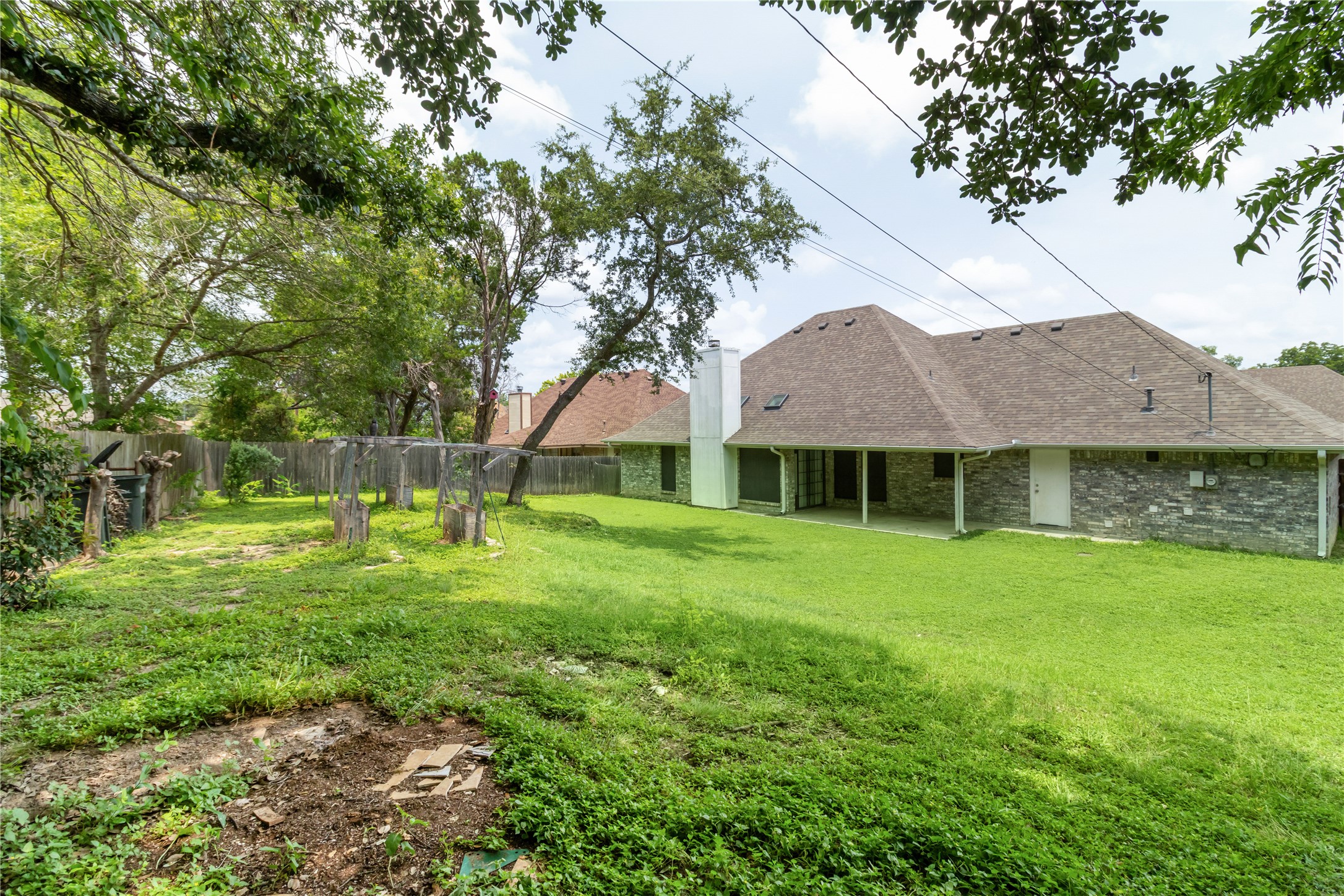 main property photo 31