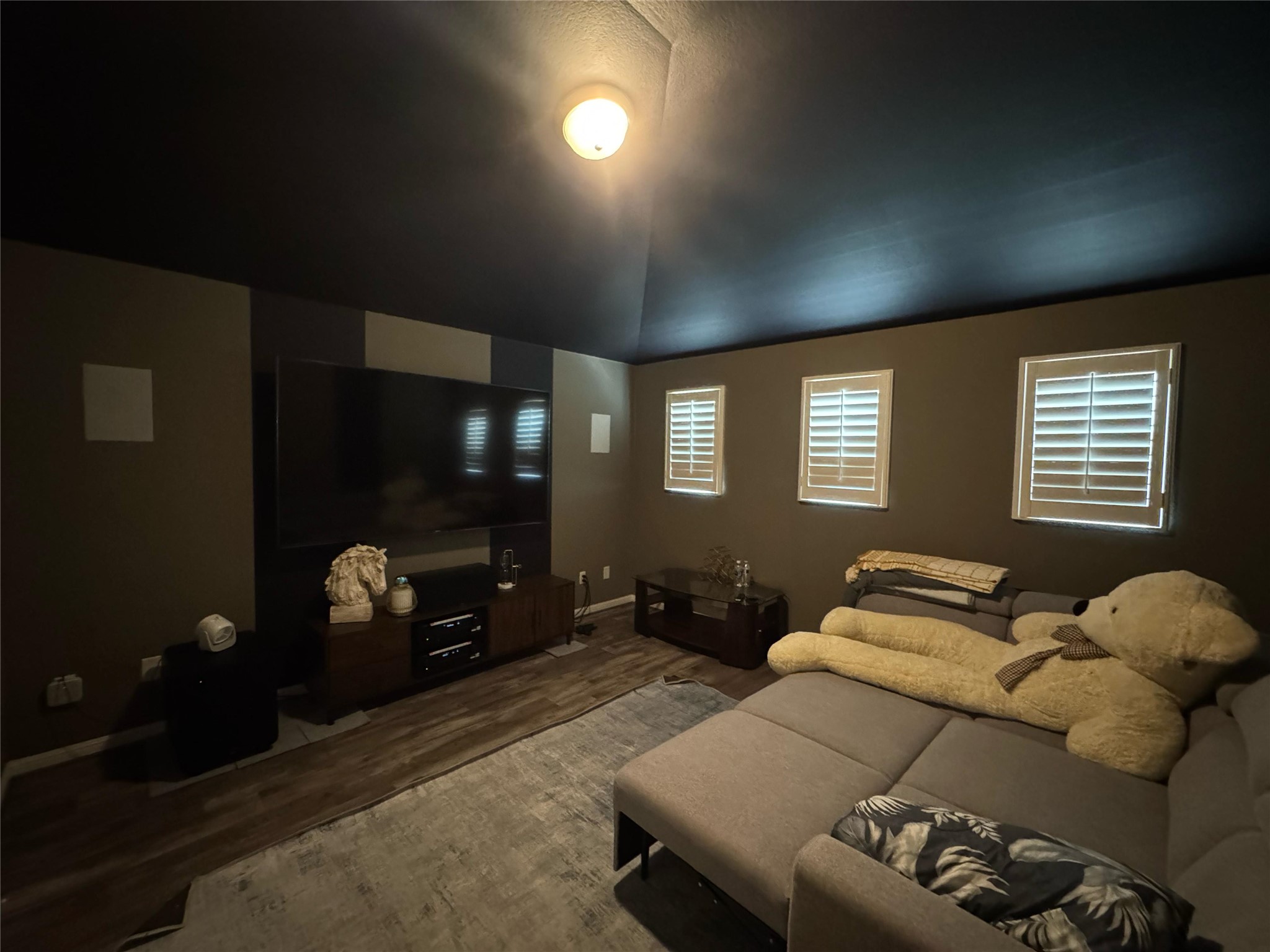 main property photo 24