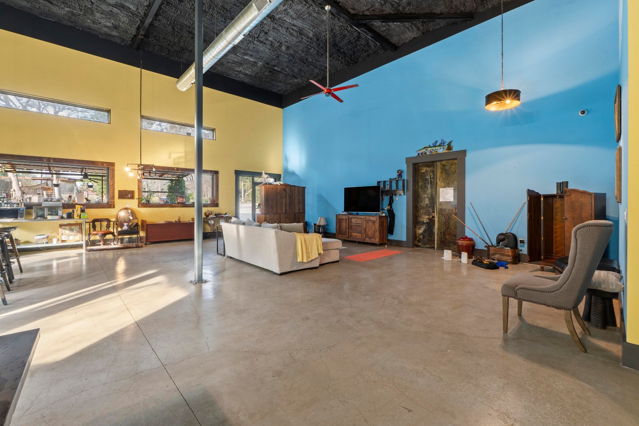main property photo 13