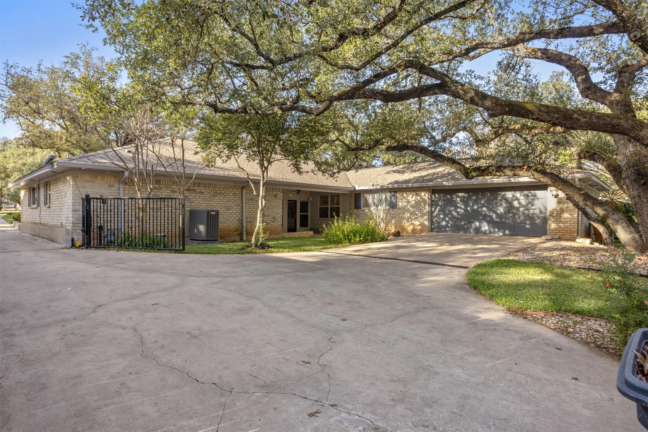 main property photo 24