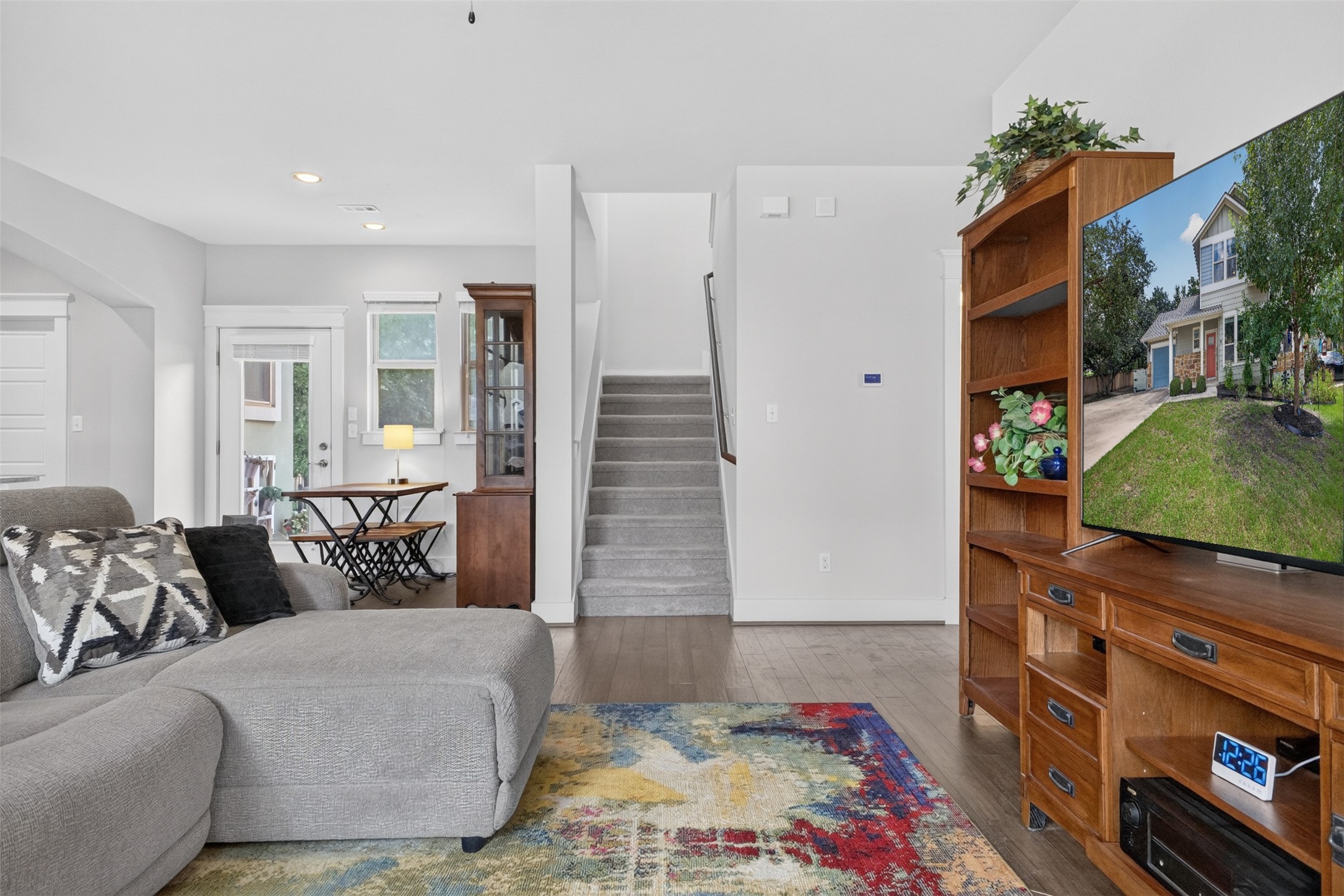 main property photo 6