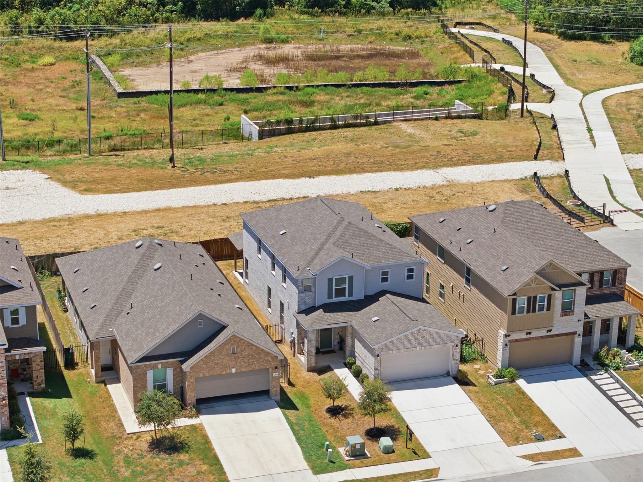 main property photo 27