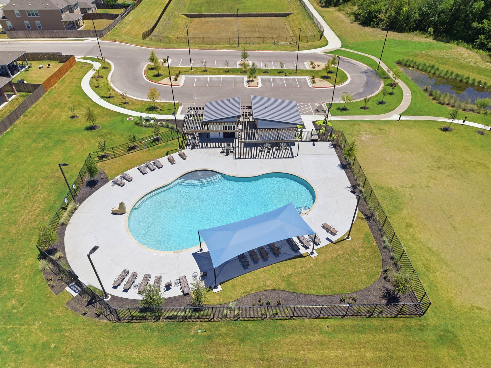 main property photo 30