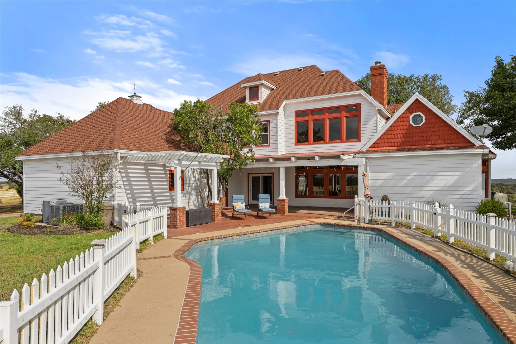 main property photo 12