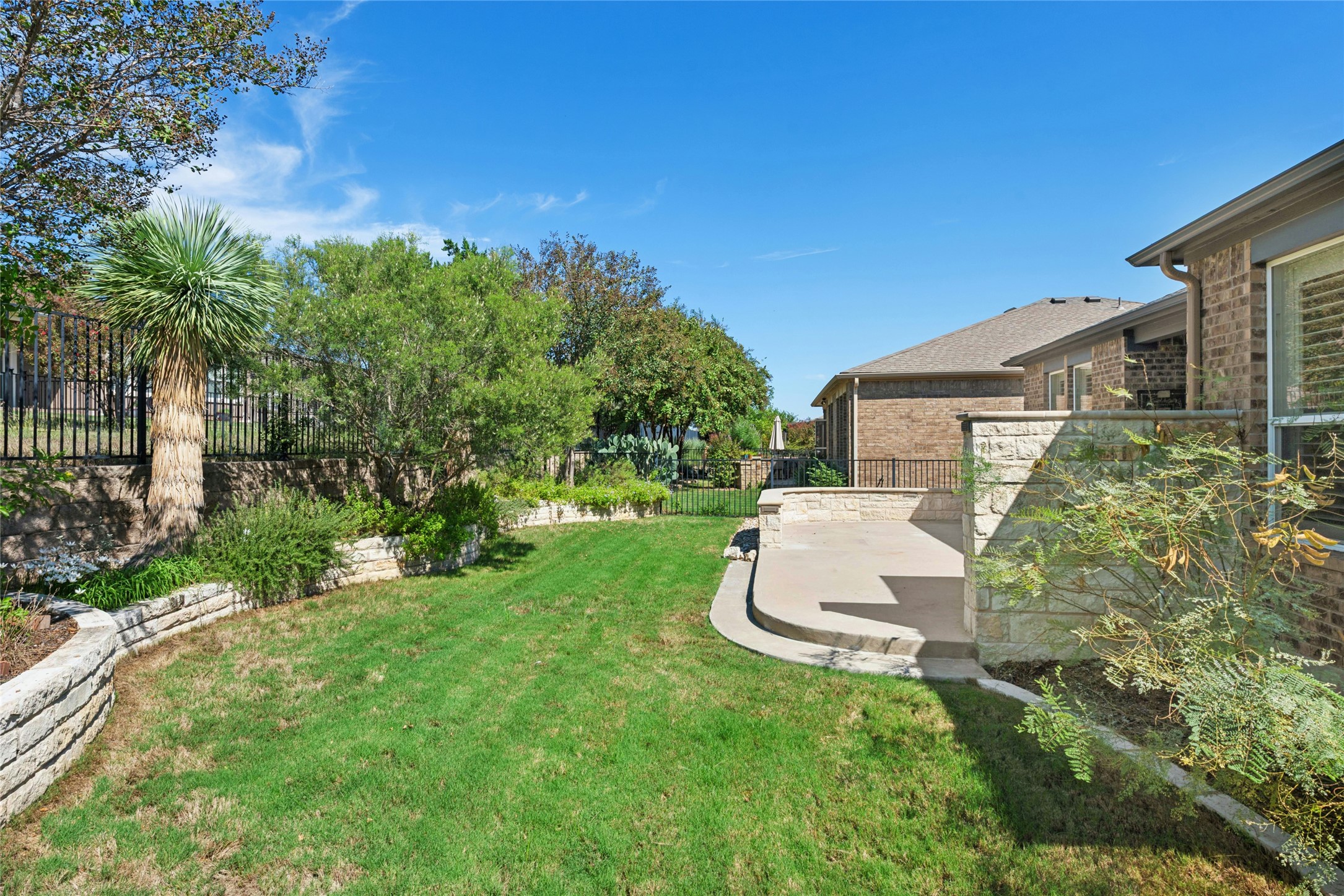main property photo 35