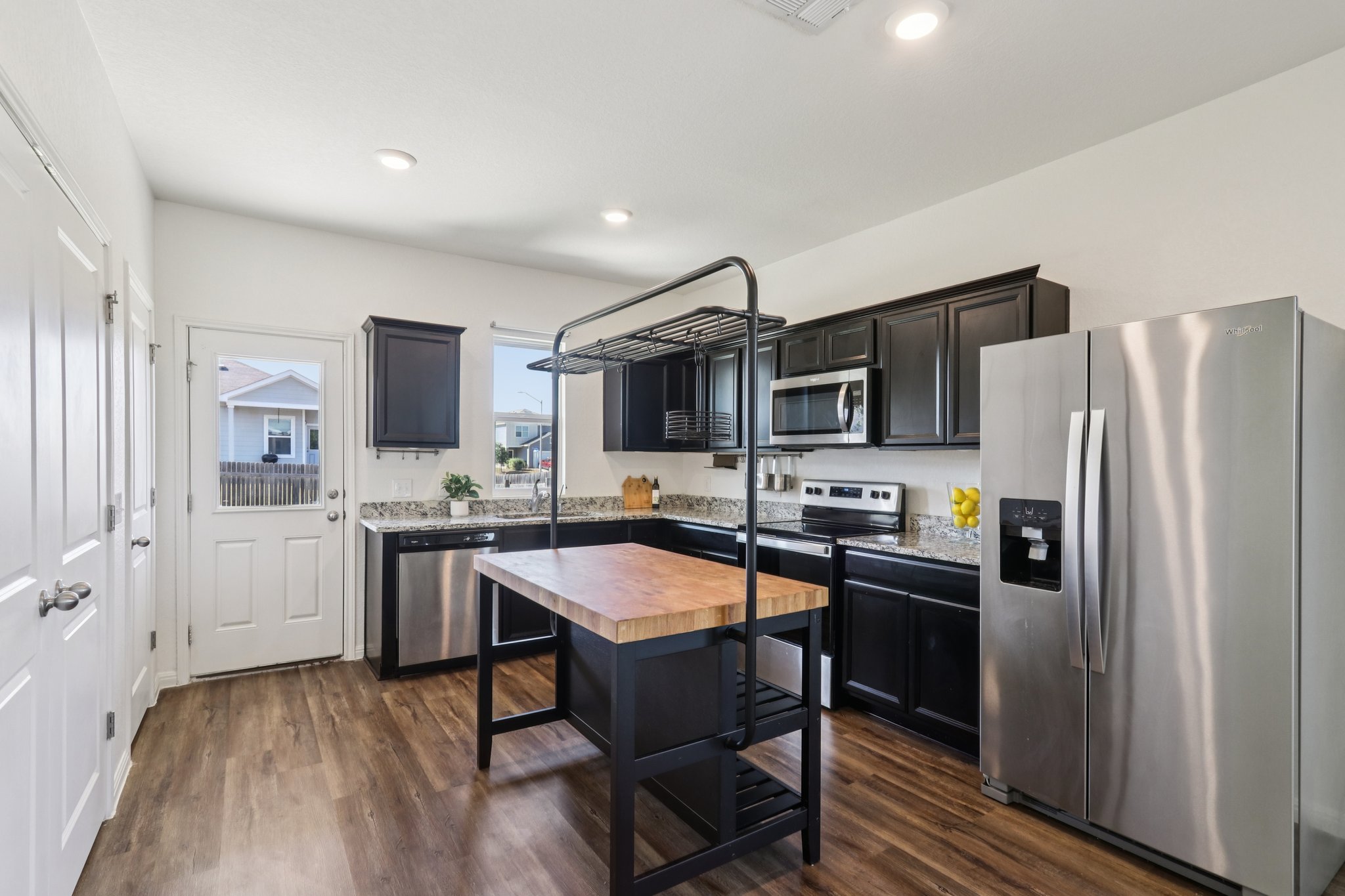 main property photo 11
