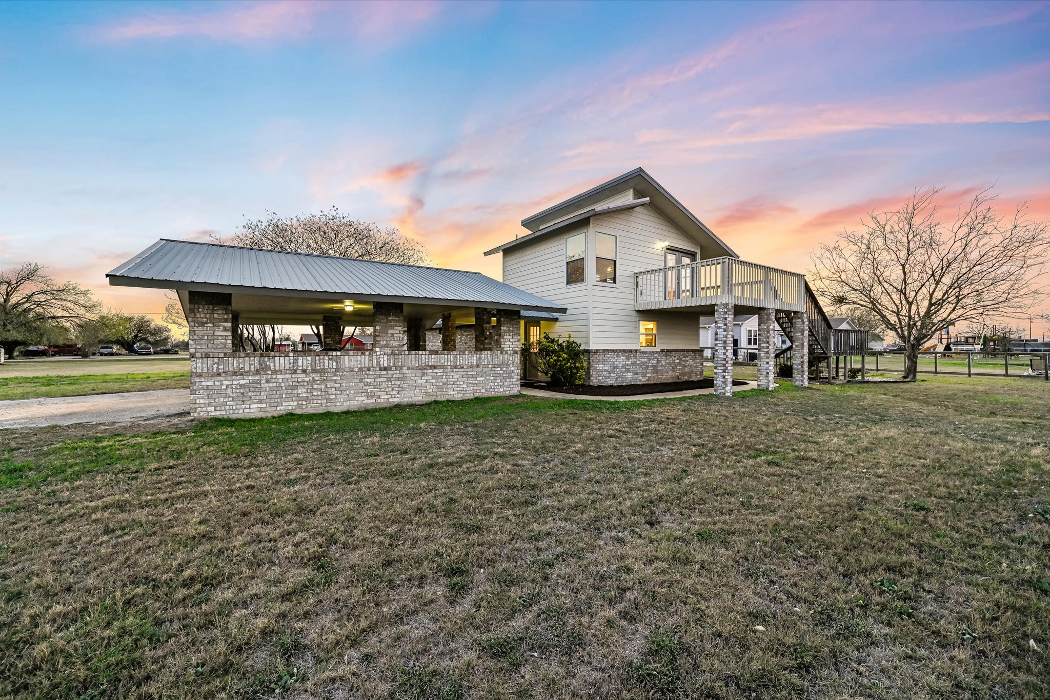 main property photo 8