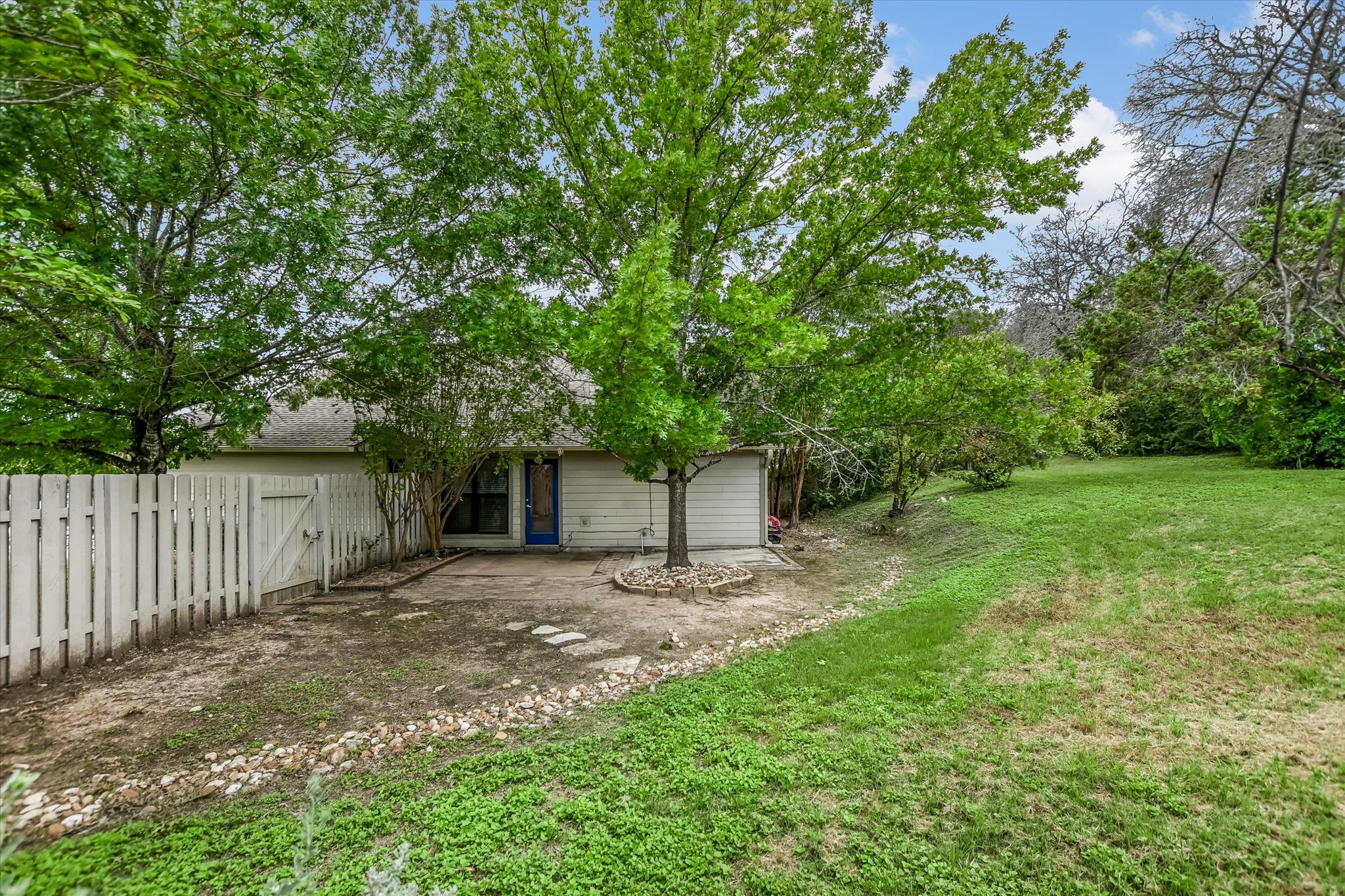 main property photo 22