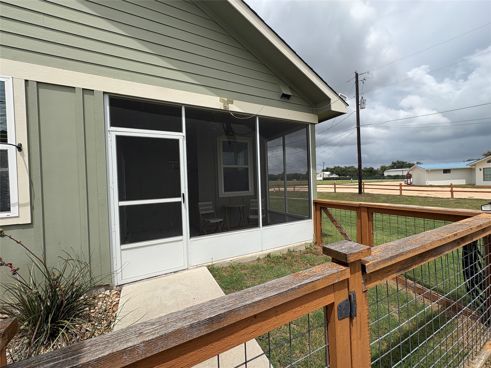 main property photo 17