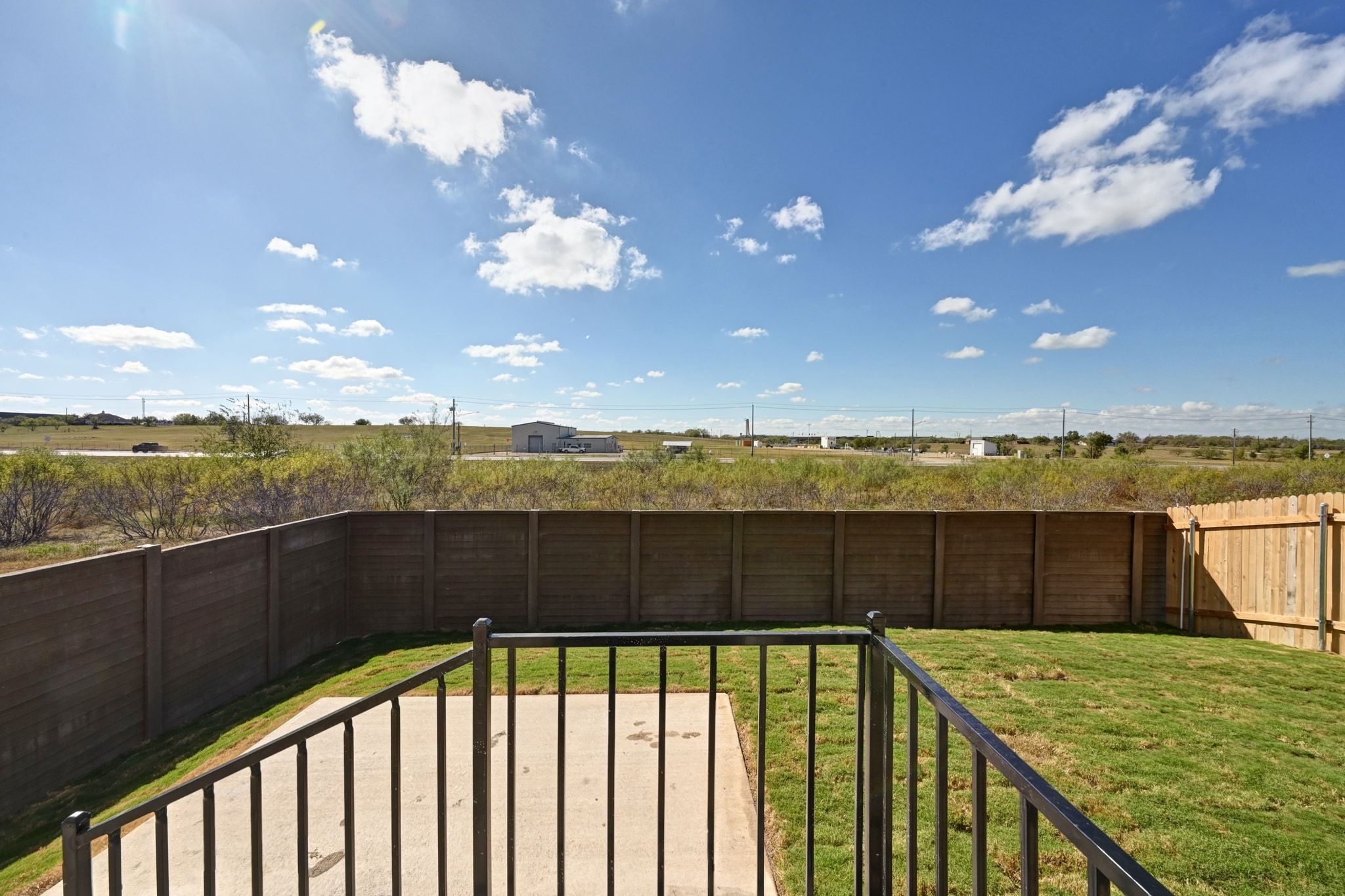 main property photo 28