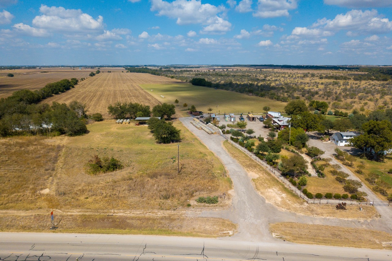main property photo 9