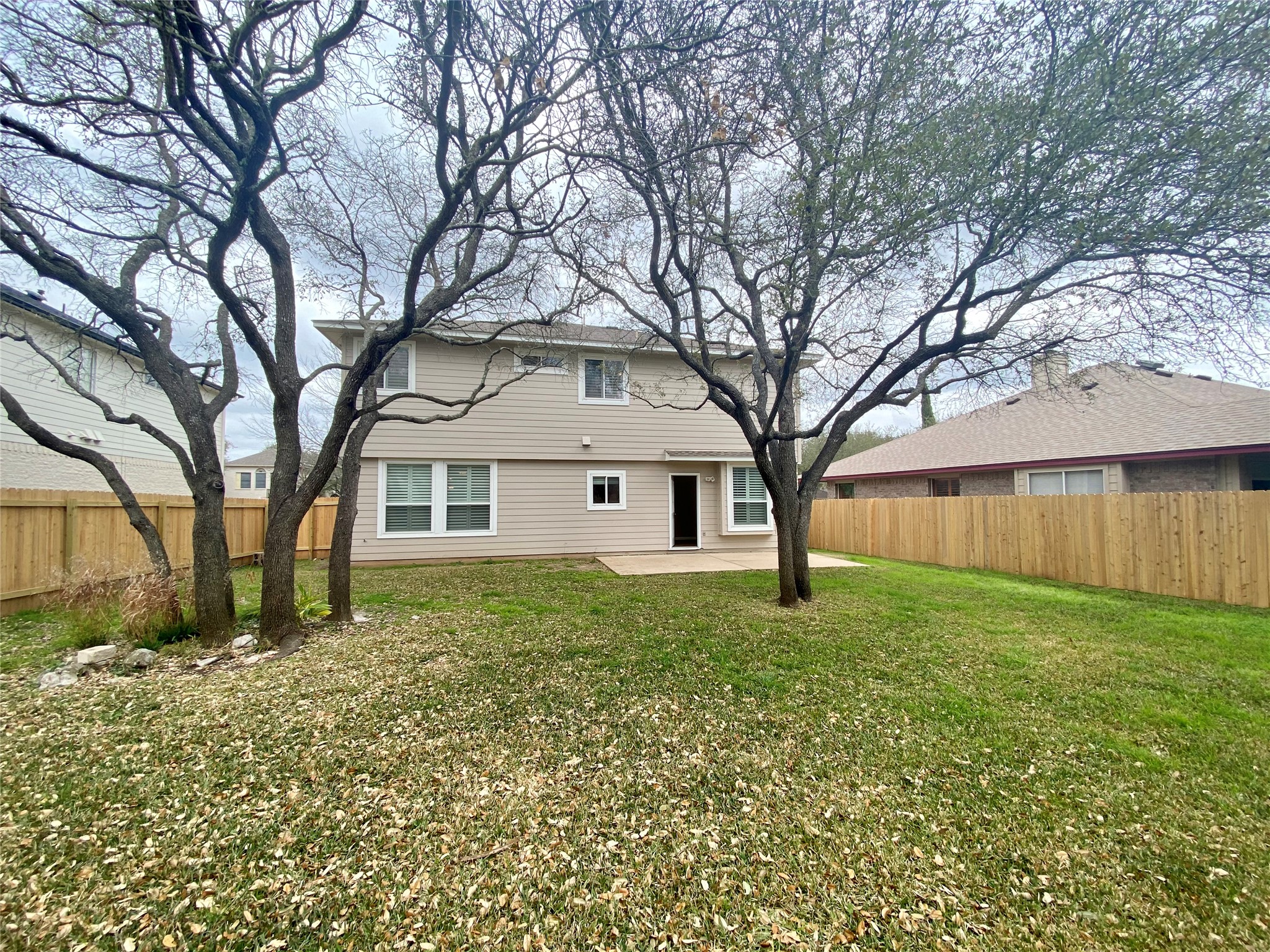 main property photo 23