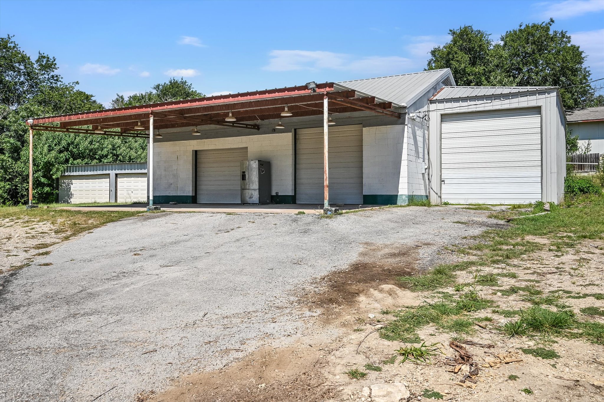 main property photo 5