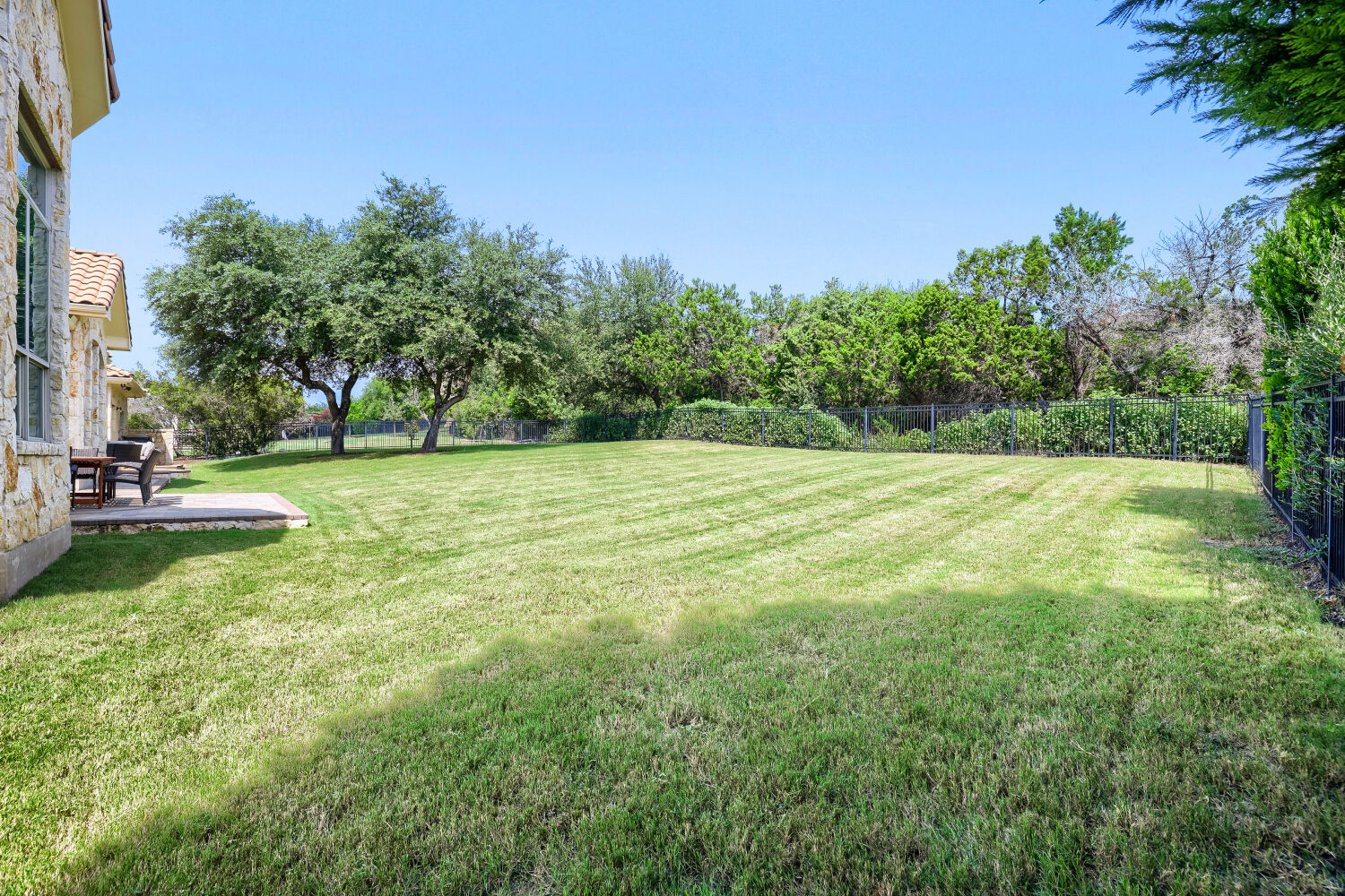 main property photo 27