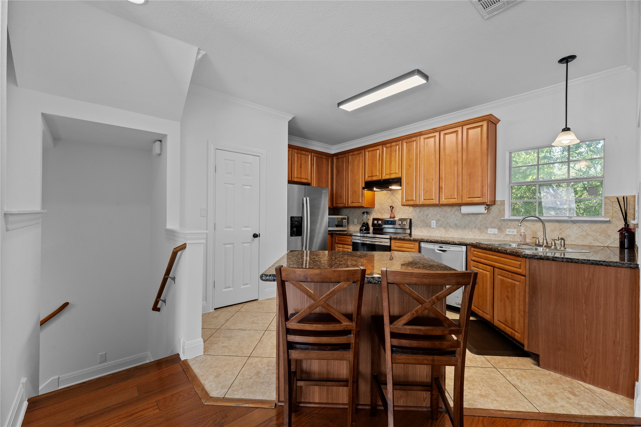 main property photo 7