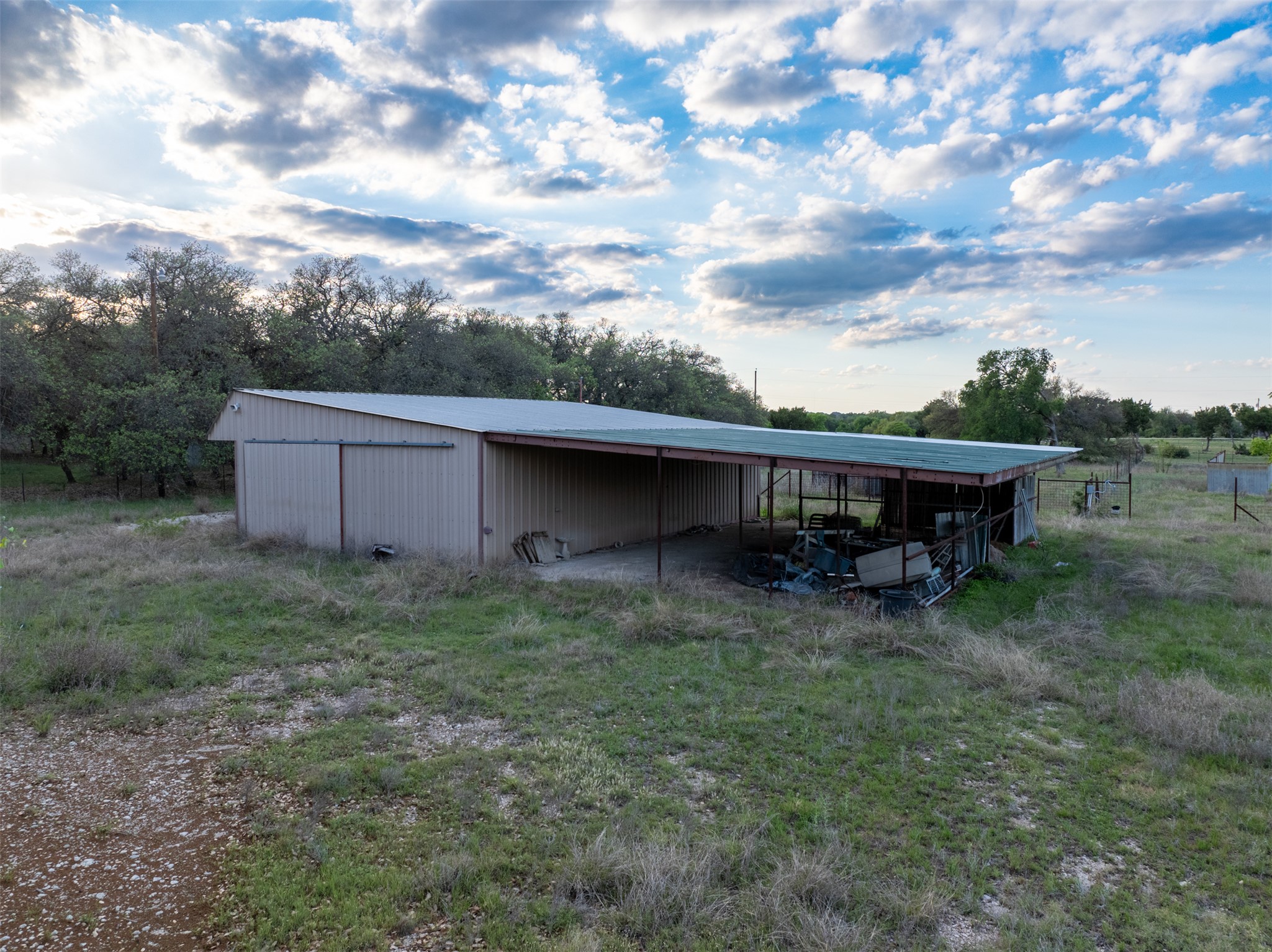 main property photo 28
