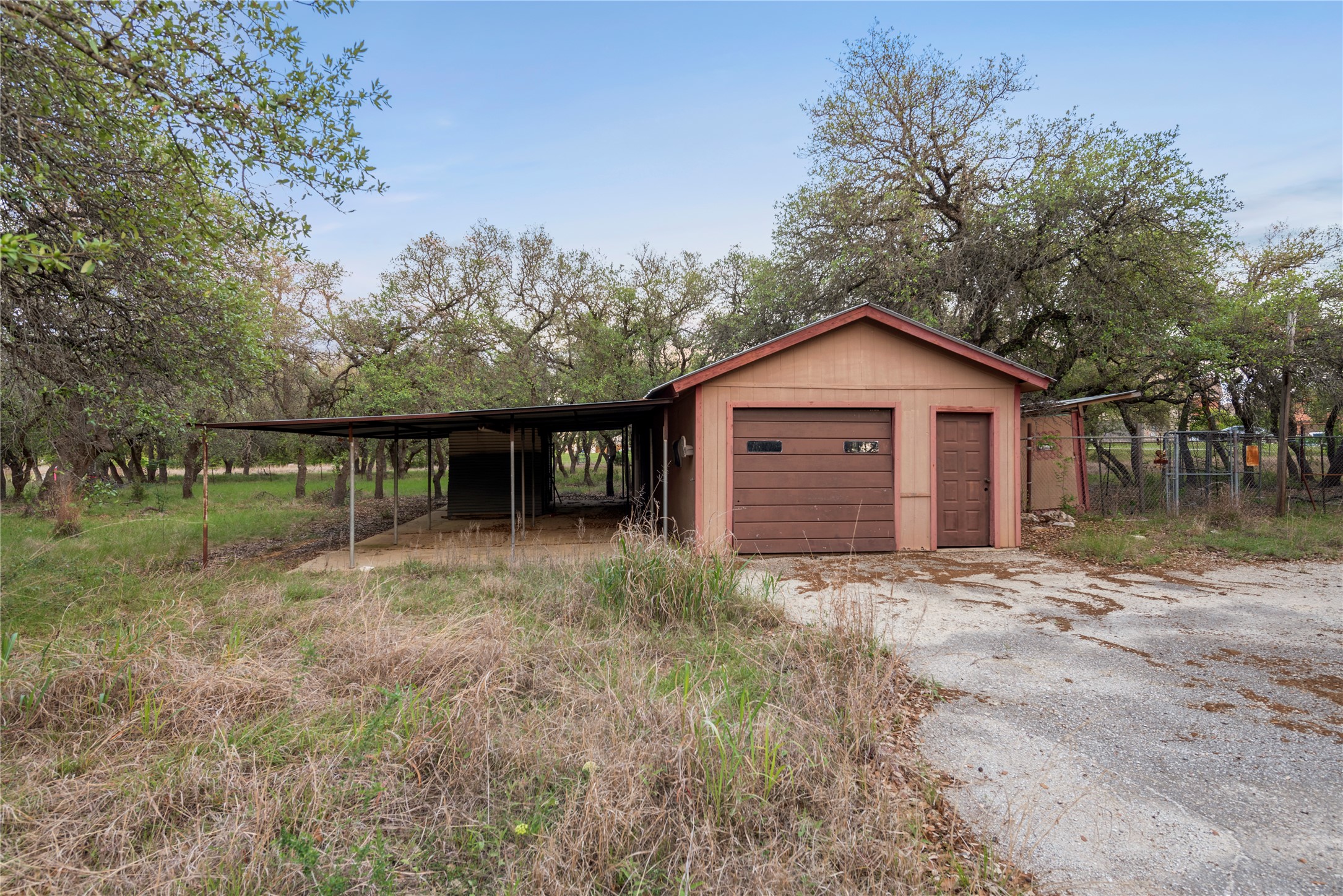 main property photo 31