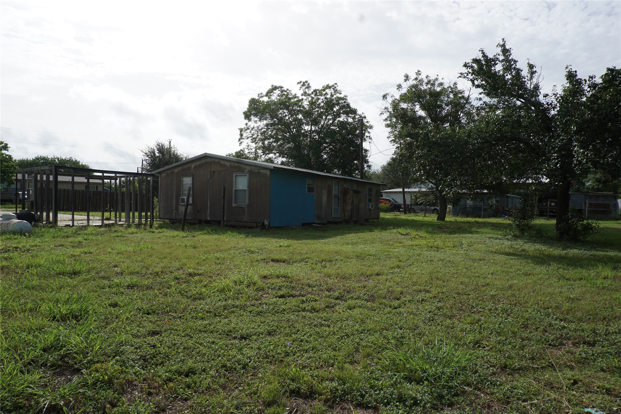 main property photo 11