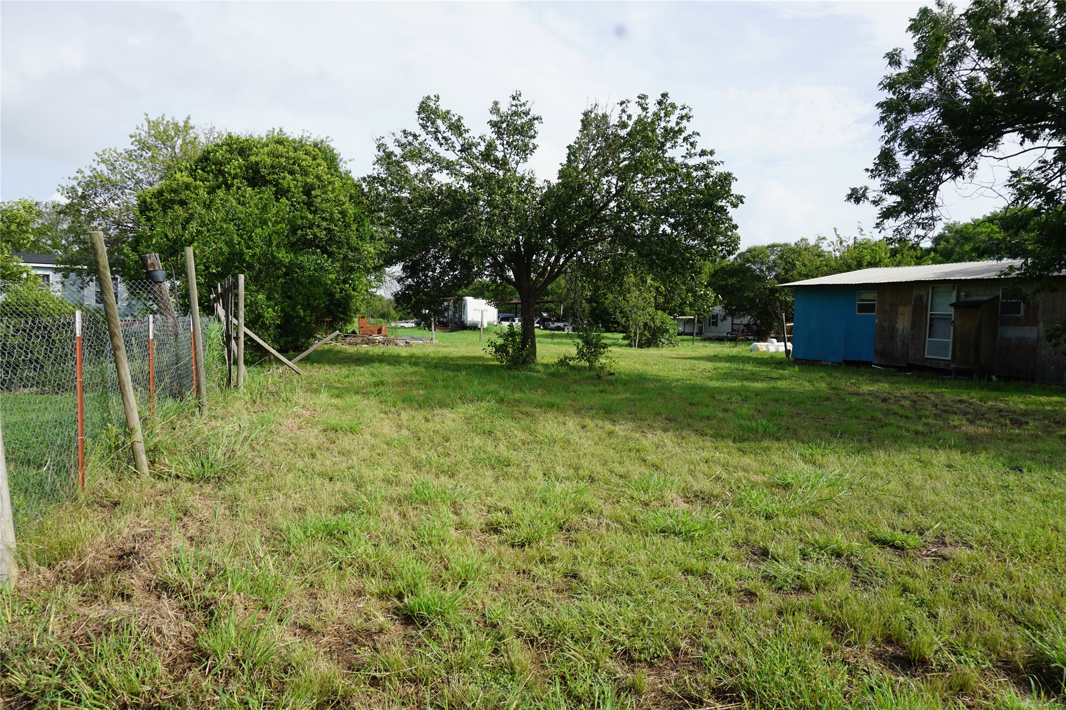 main property photo 13