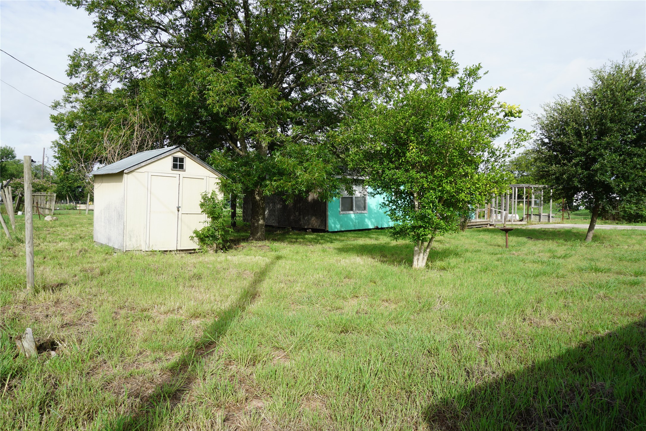 main property photo 16