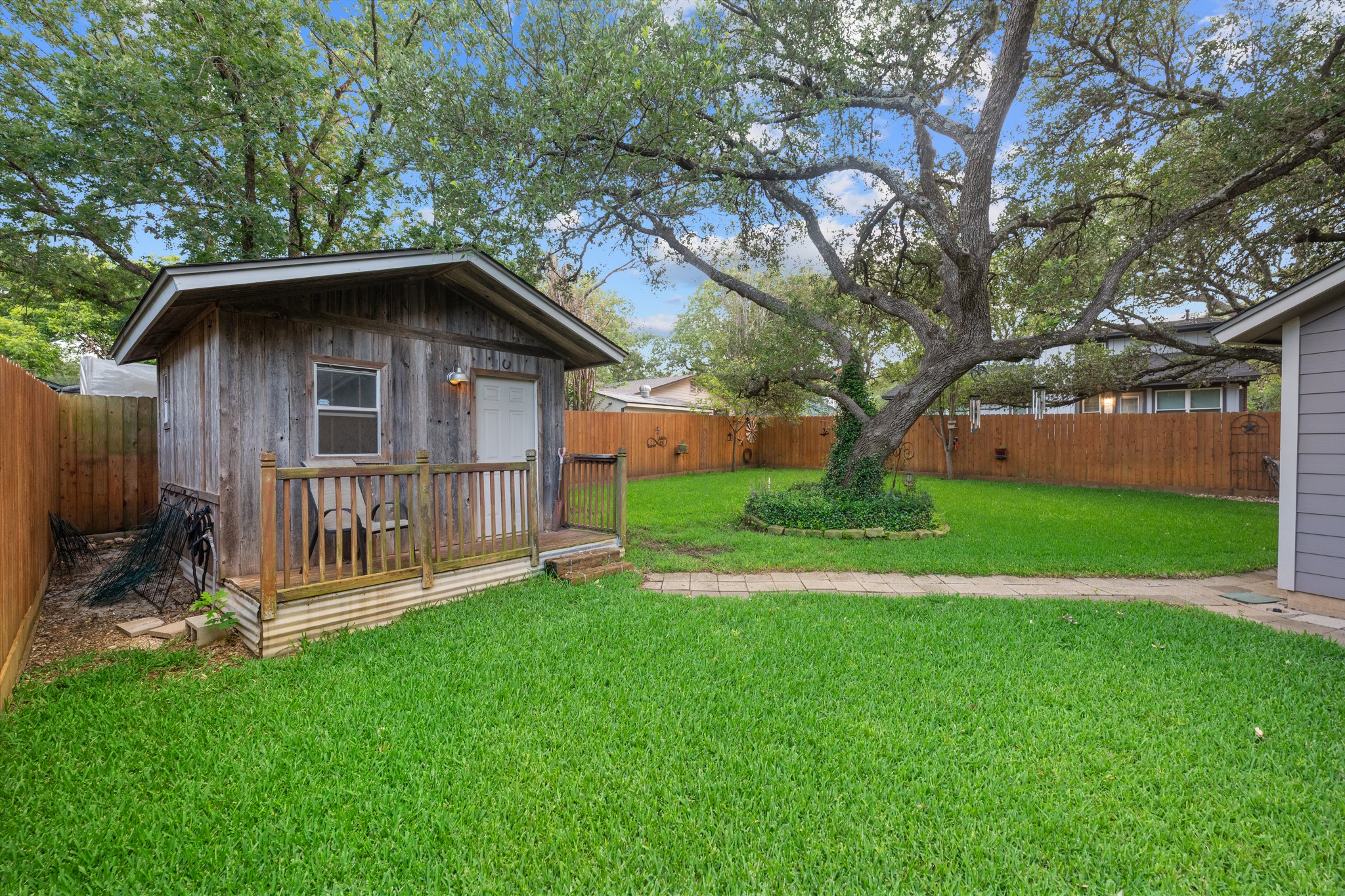 main property photo 17