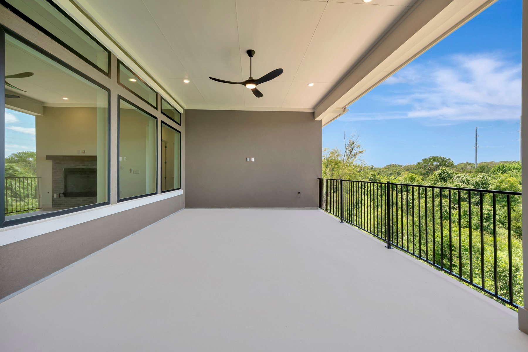 main property photo 36