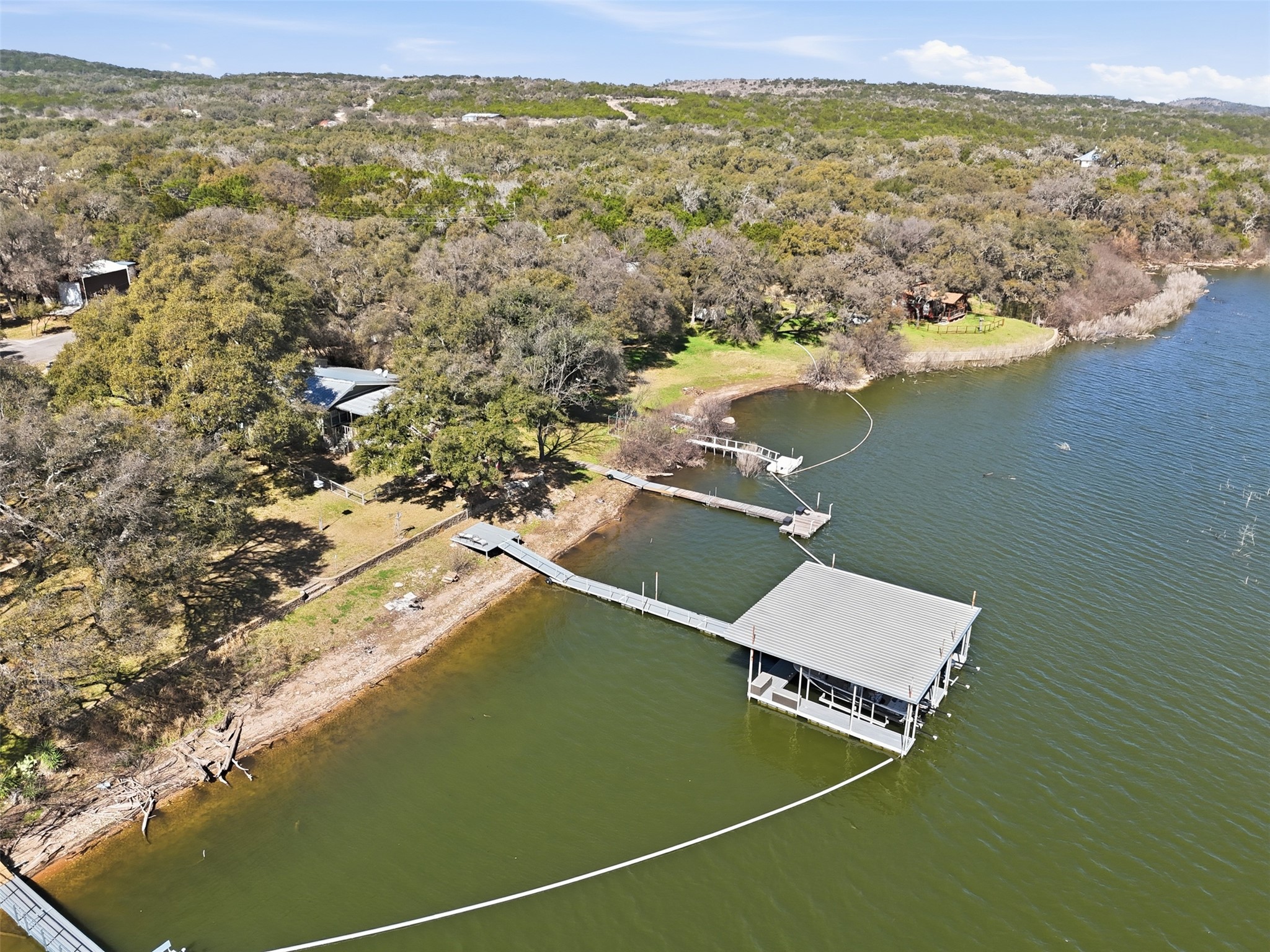main property photo 30