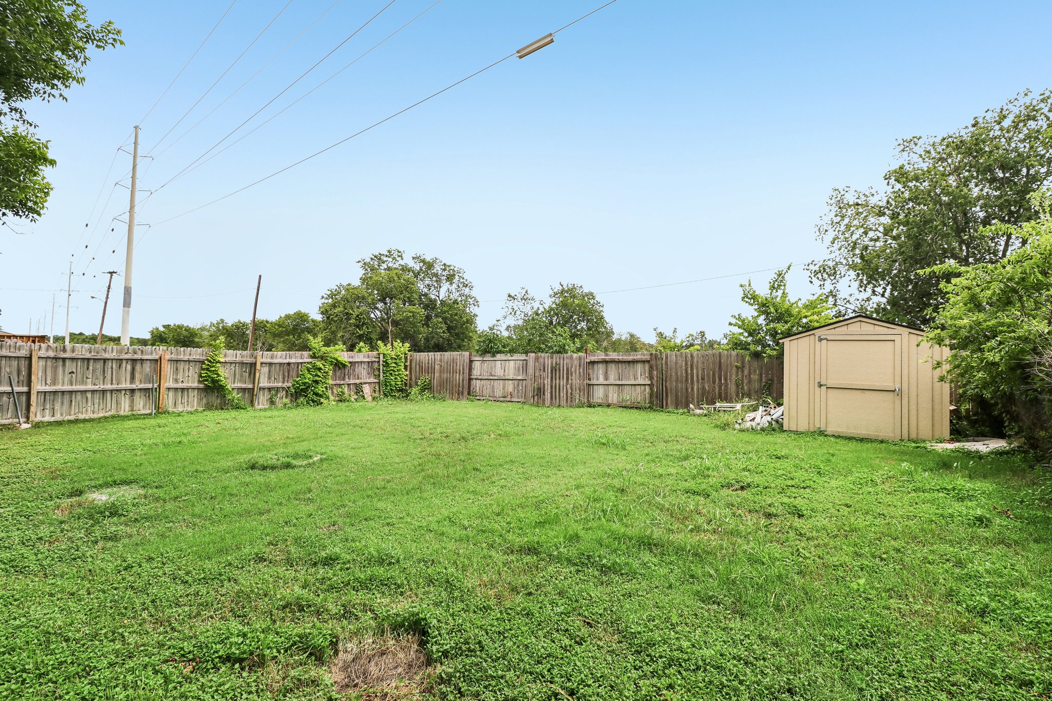 main property photo 30