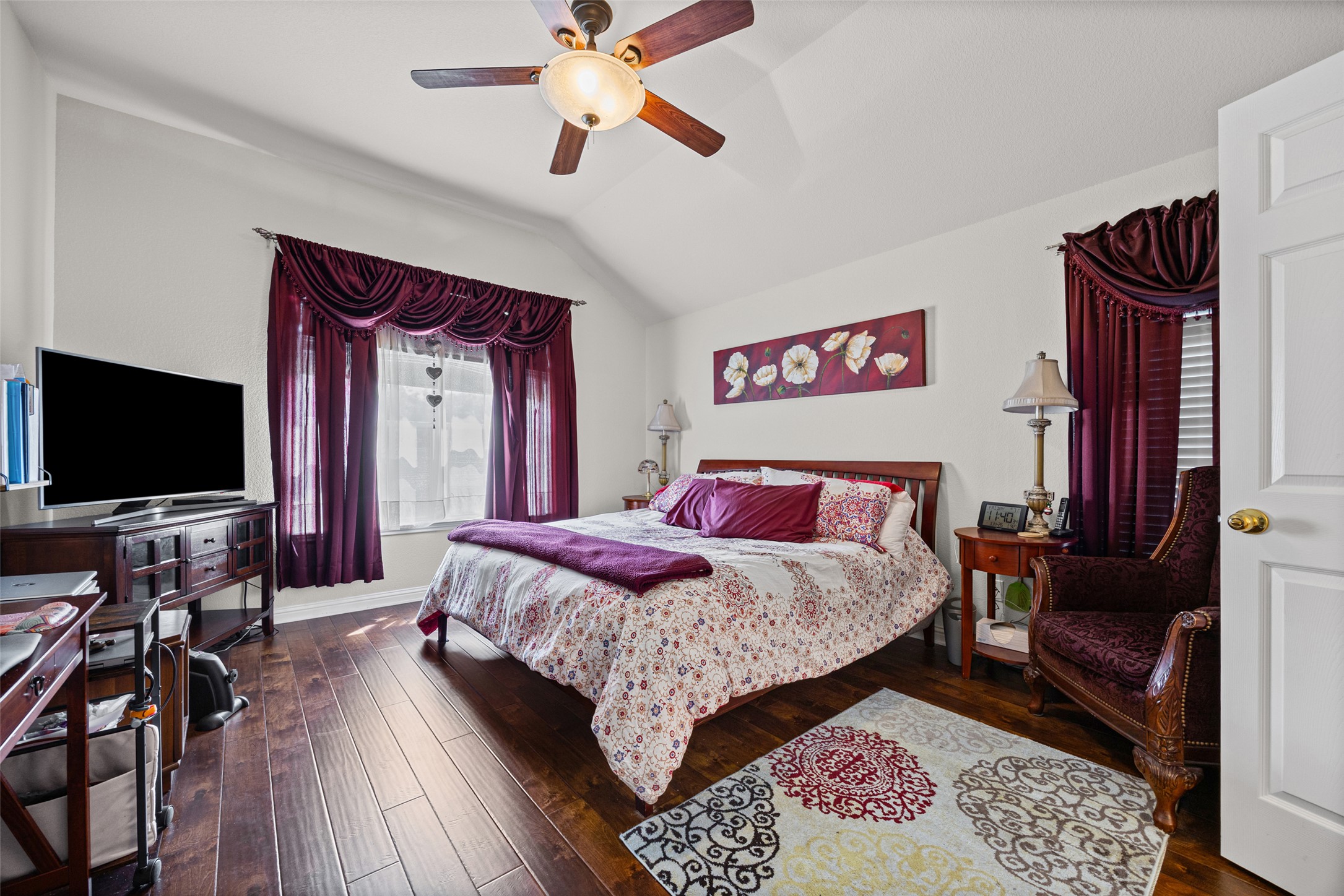 main property photo 16