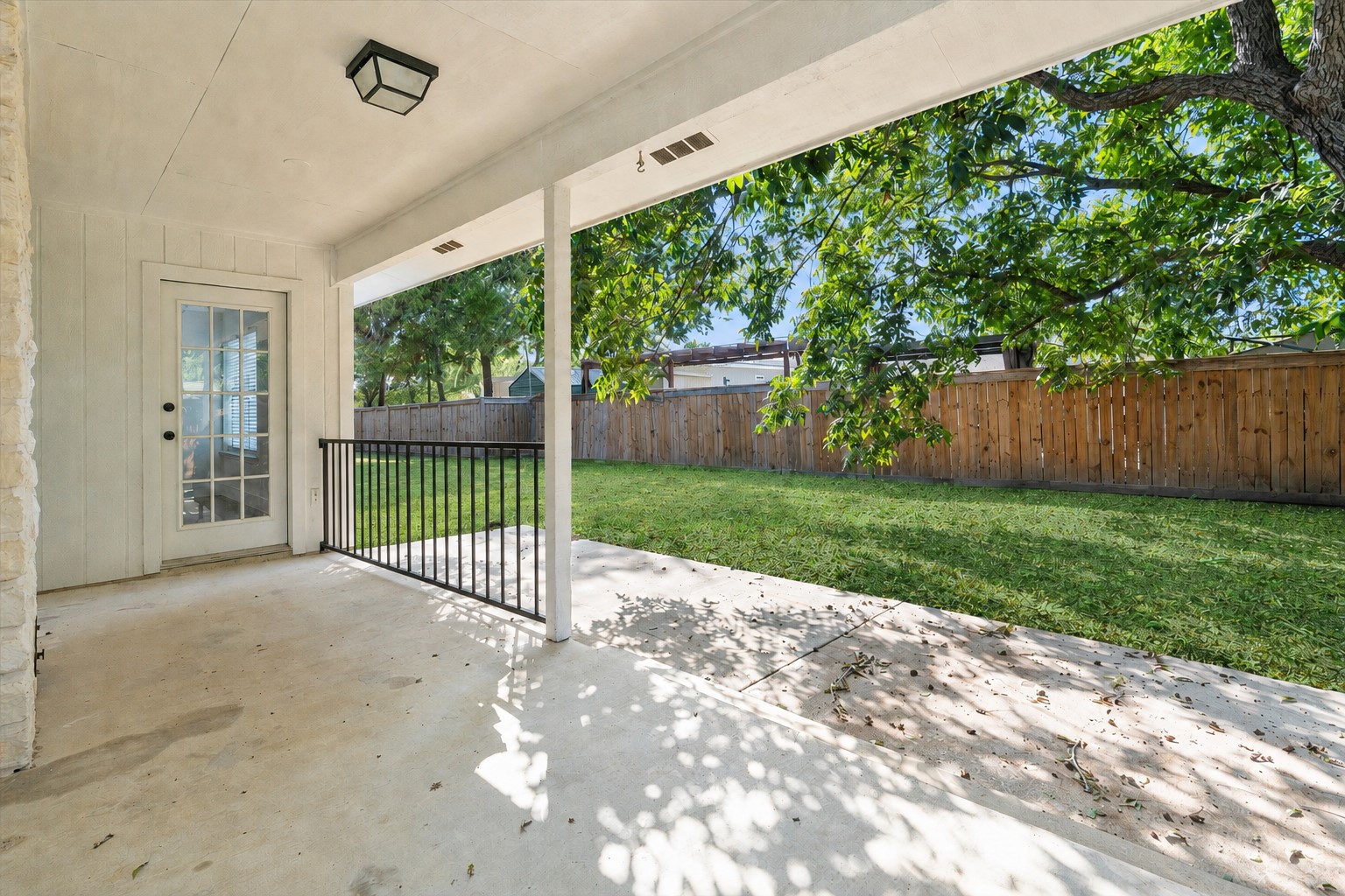 main property photo 28