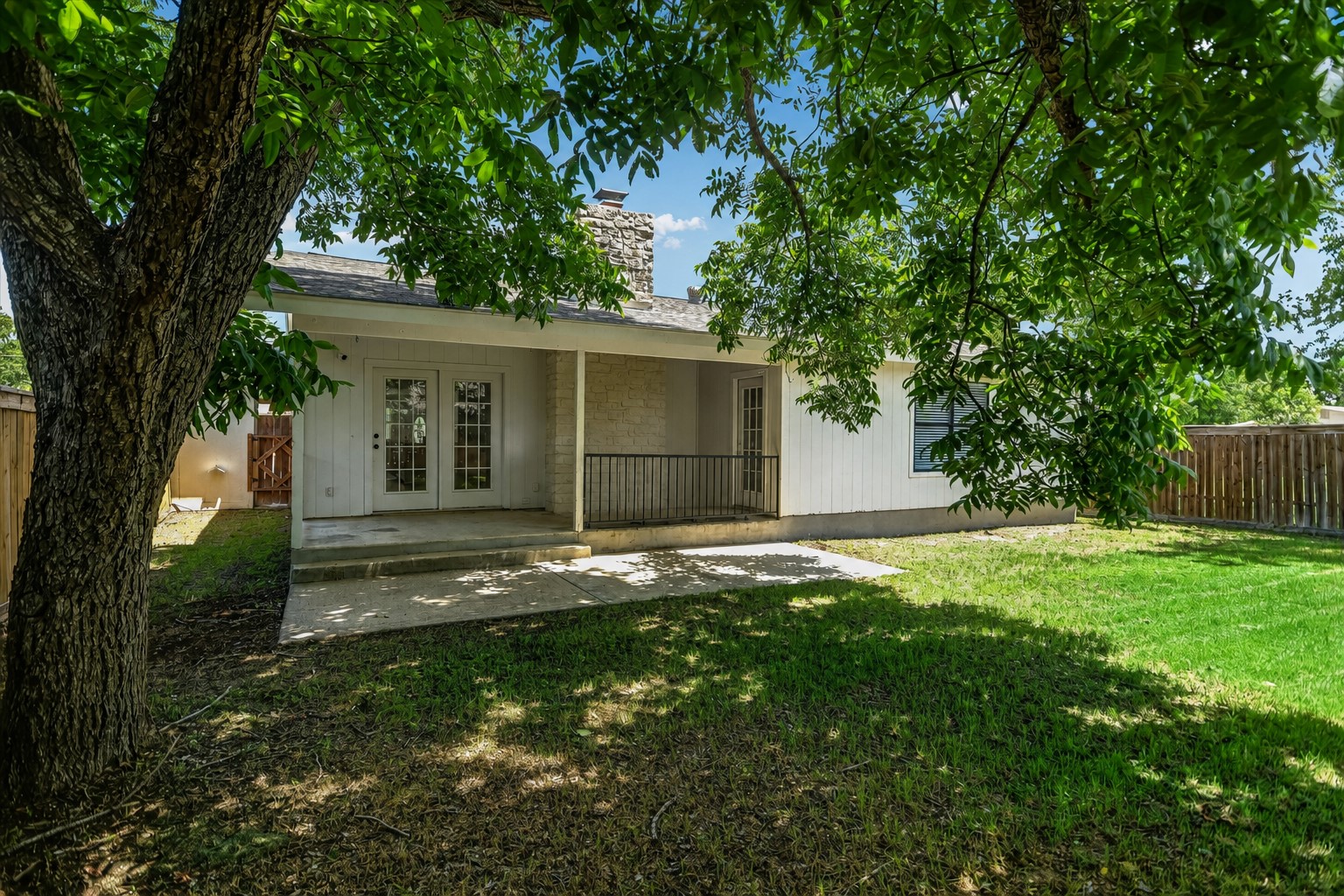main property photo 32