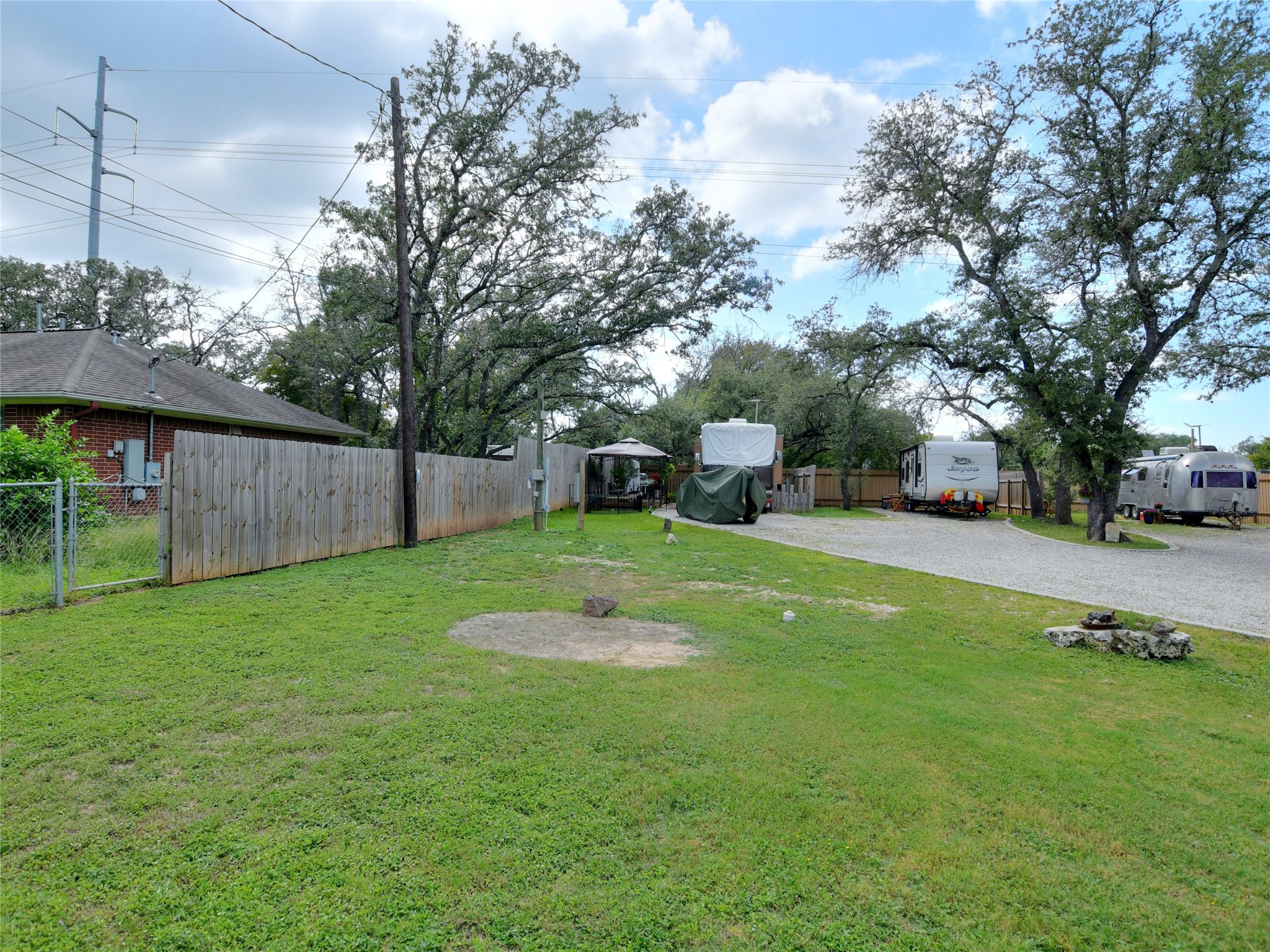 main property photo 16