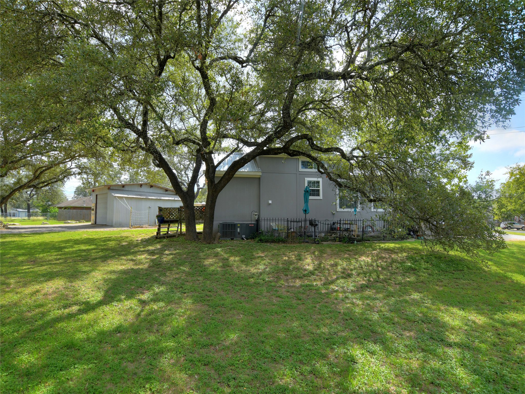 main property photo 5